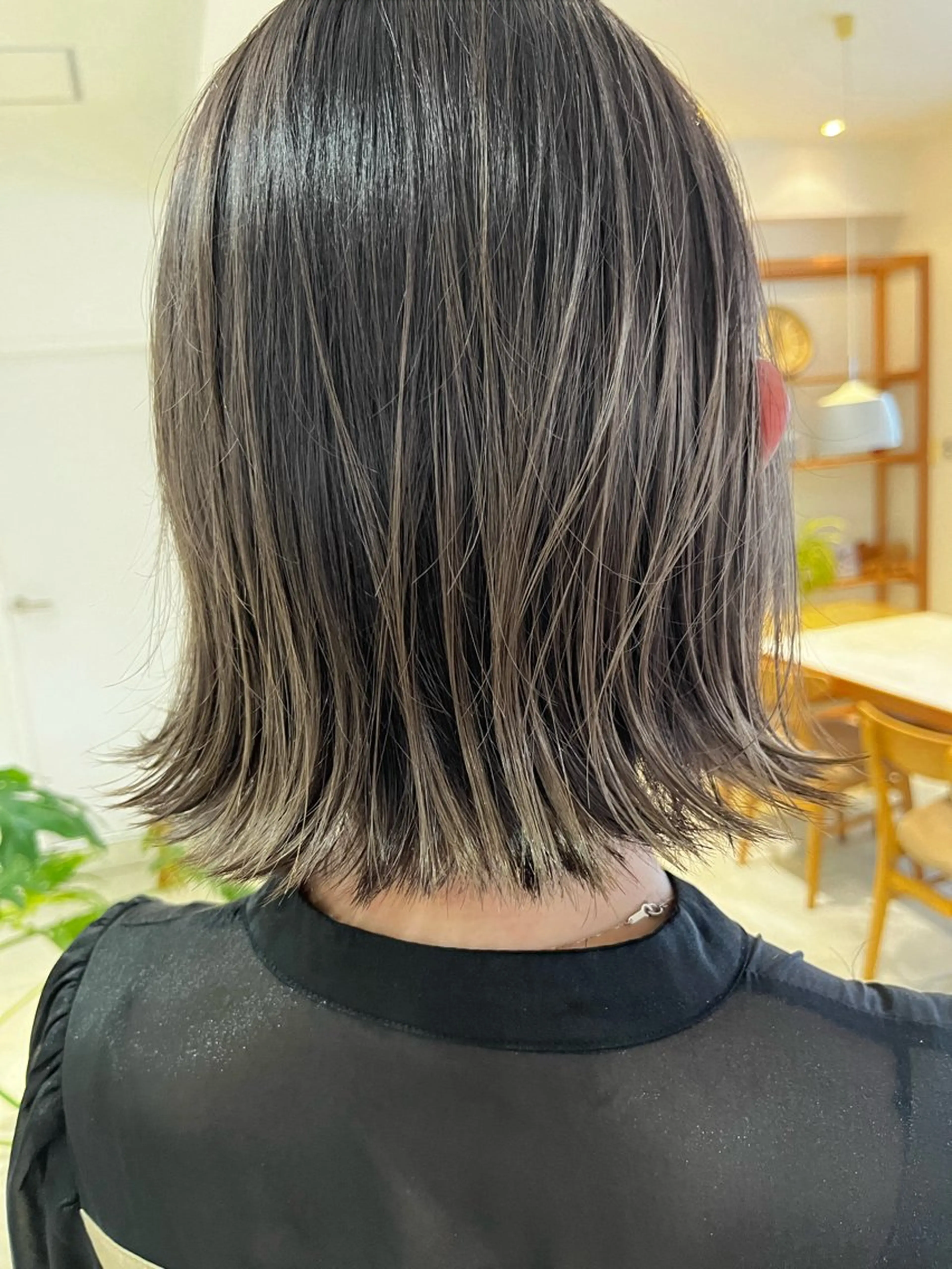 ショート ハイライト カット ヘアカラー hoNua. 栄/透明感カラーのヘアスタイル