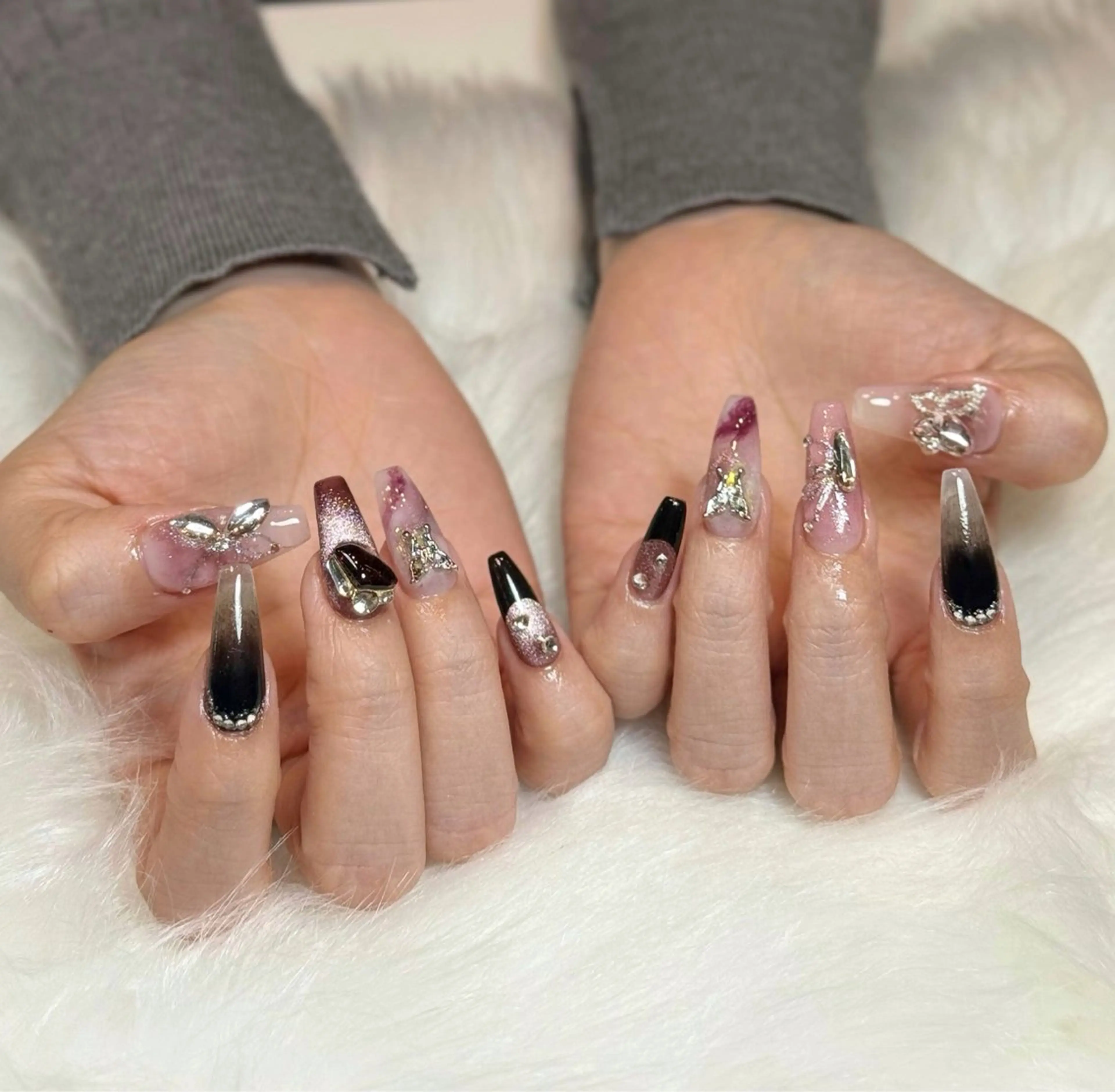 ネイル オーロラネイル チークネイル フットネイル フレンチネイル ジェルネイル Nichi Nailsのネイルデザイン