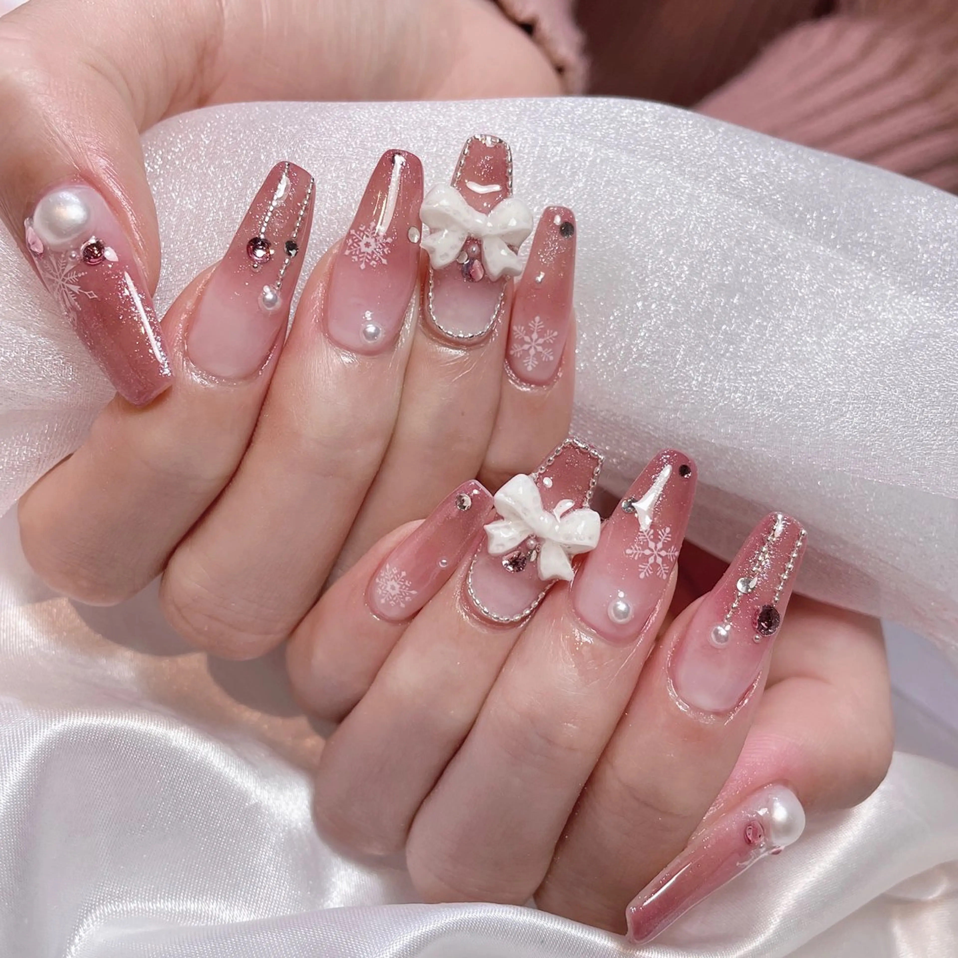 ネイル リボン Arowa 伊田のネイルデザイン