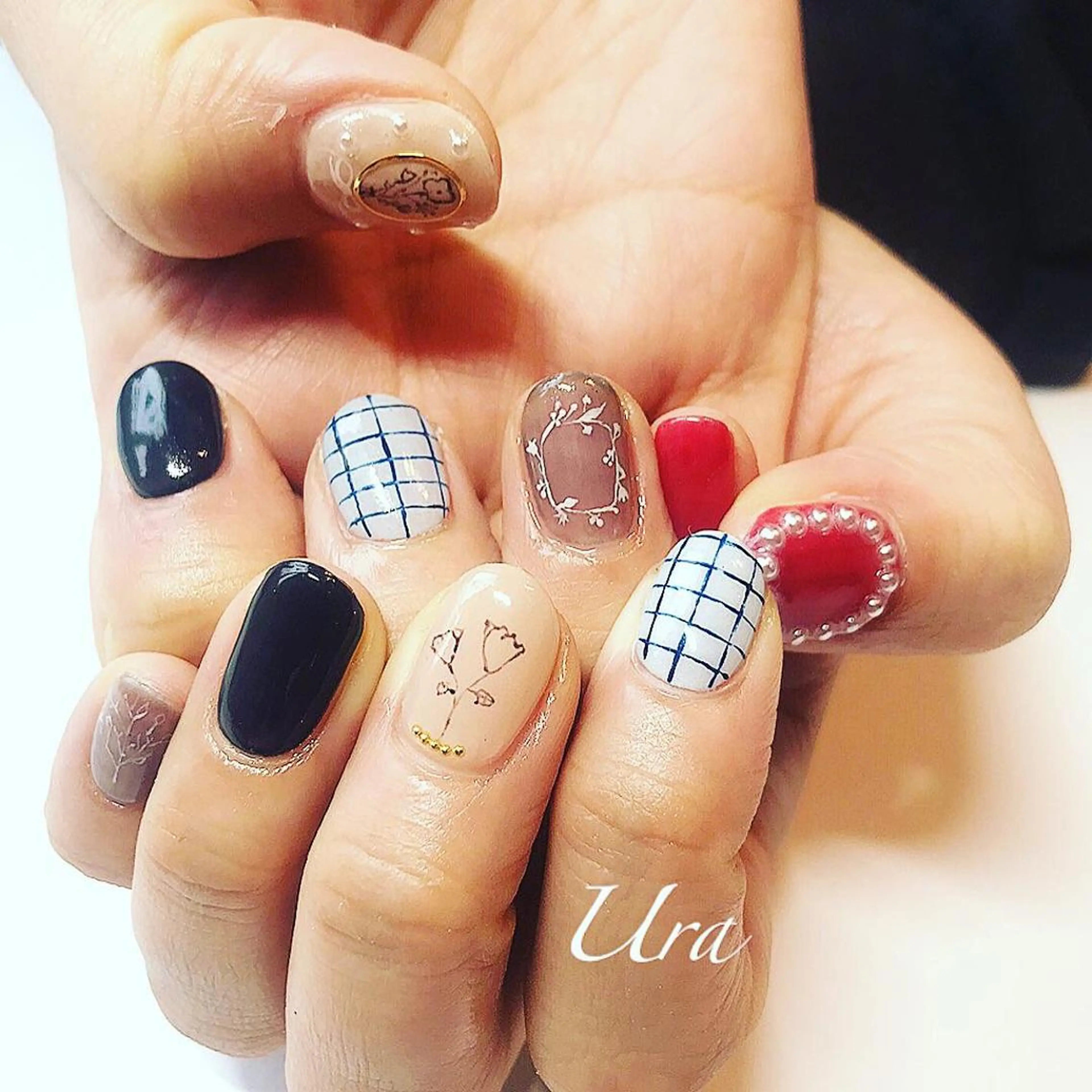 ネイル UrakoNail 《nail》のネイルデザイン