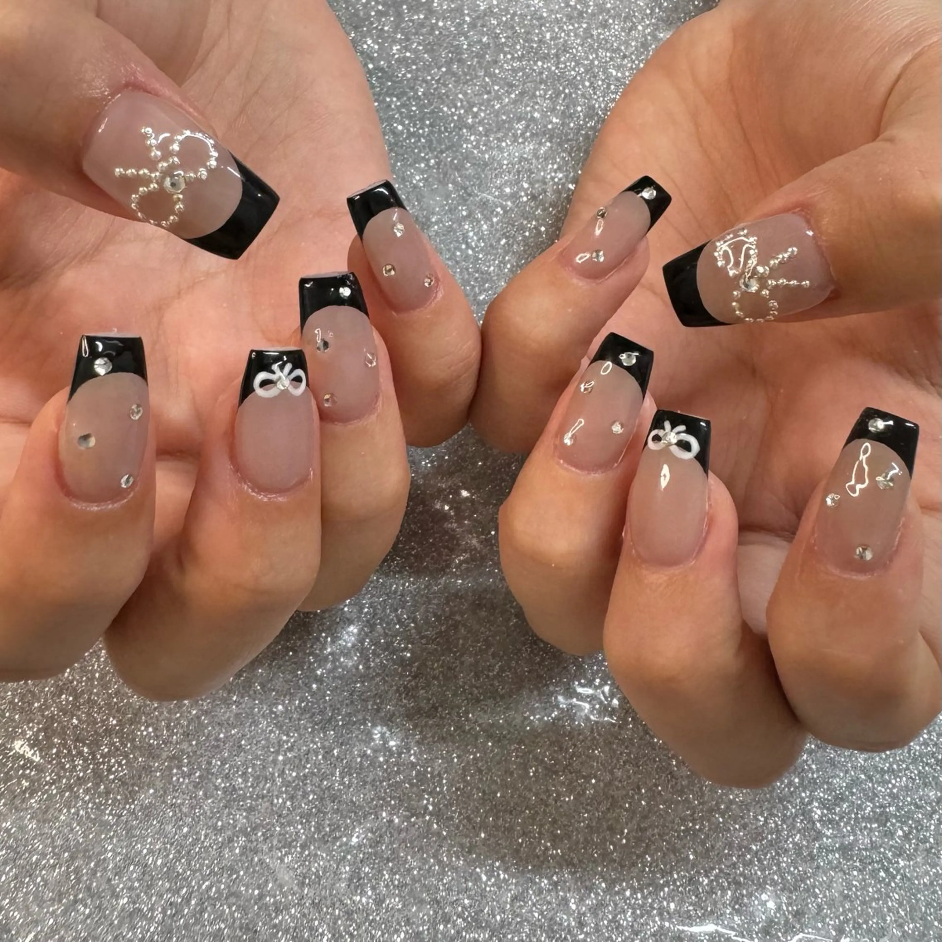 ネイル ハンドネイル VIERU 🌈🎀💖のネイルデザイン