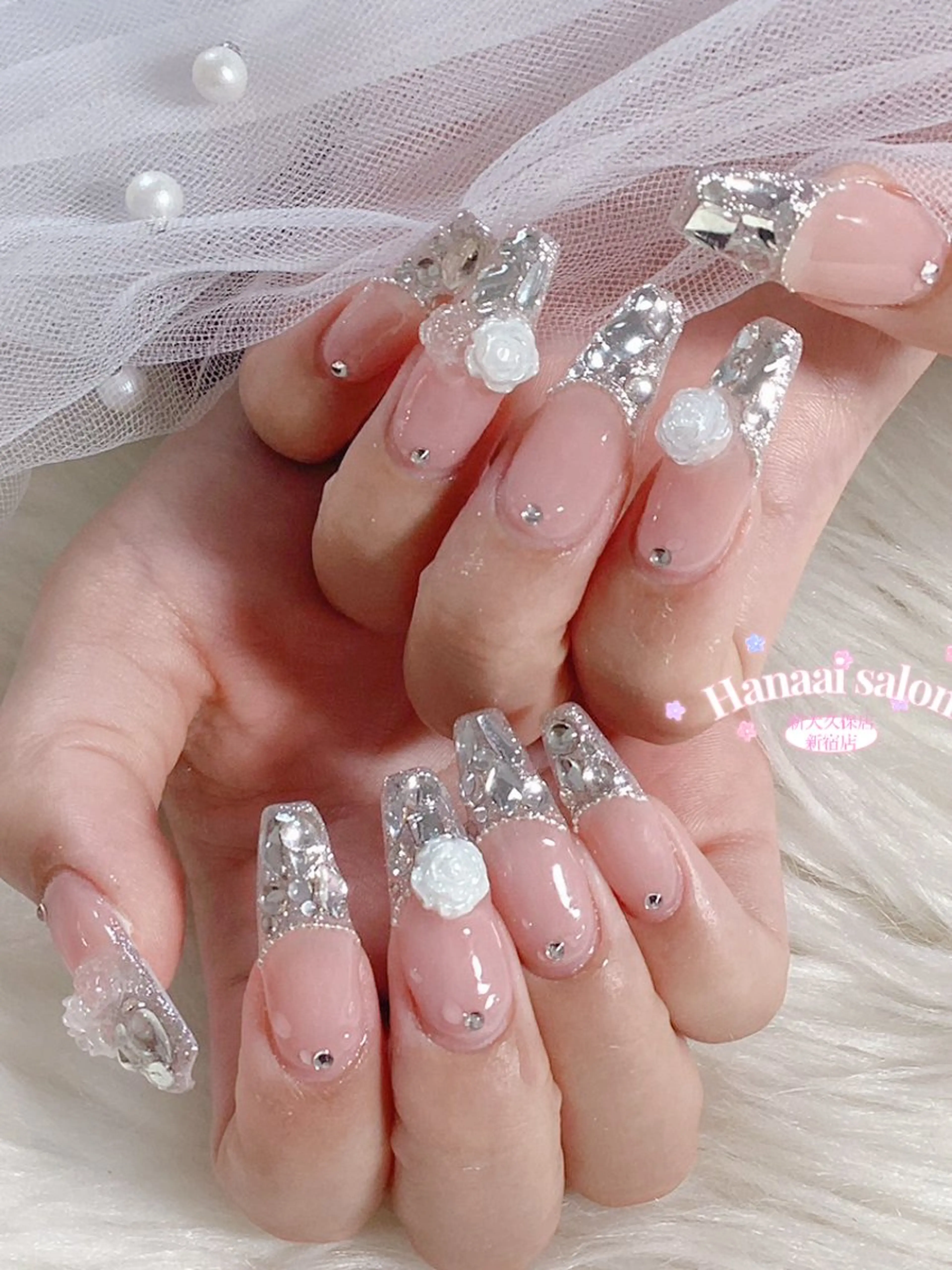 ネイル アートネイル フラッシュネイル フットネイル ジェルネイル グラデーション ハンドネイル Hanaai Salon新宿店のネイルデザイン