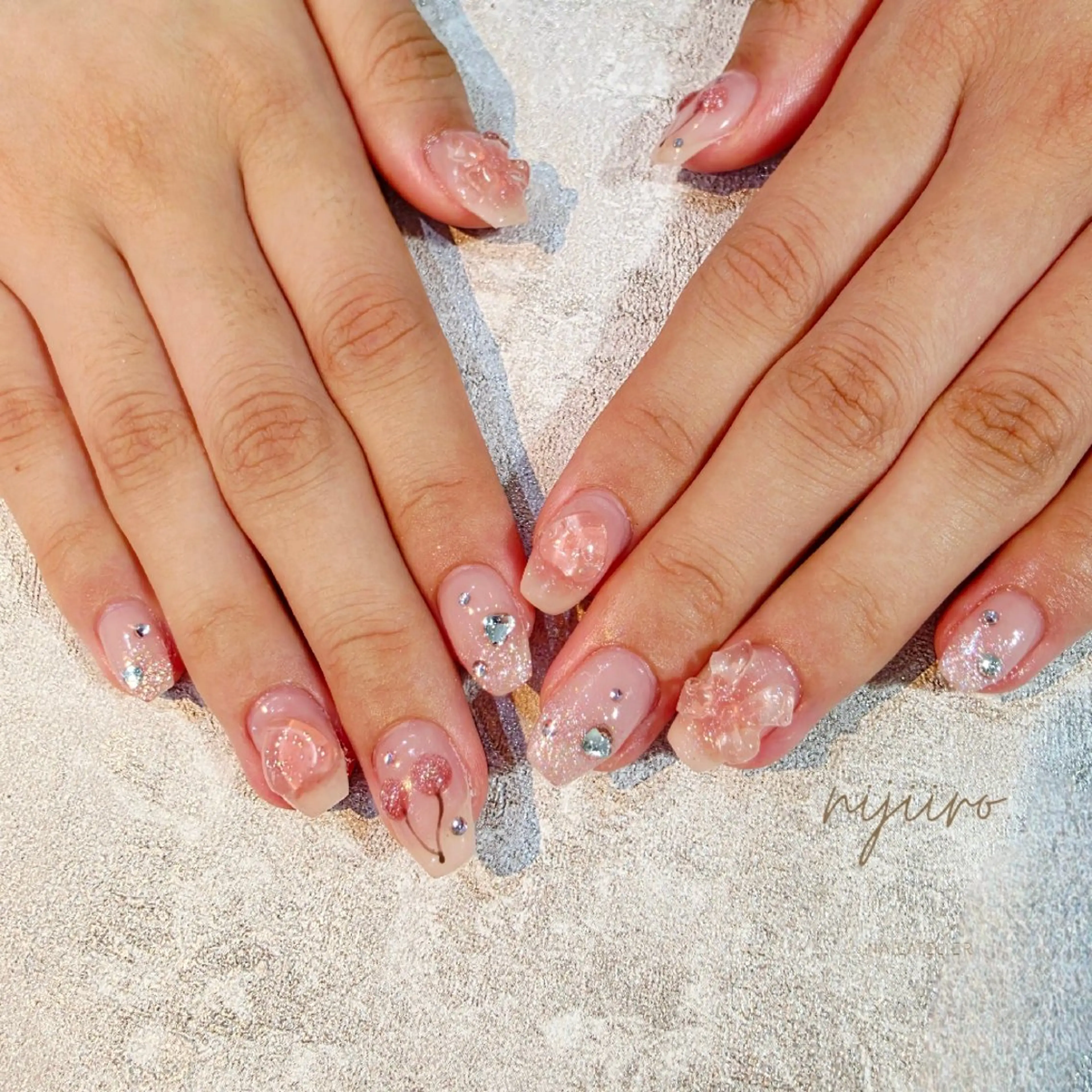 ネイル ハンドネイル nailatelier nijiiro.所属・nijiiro🌈 サトウのネイルデザイン