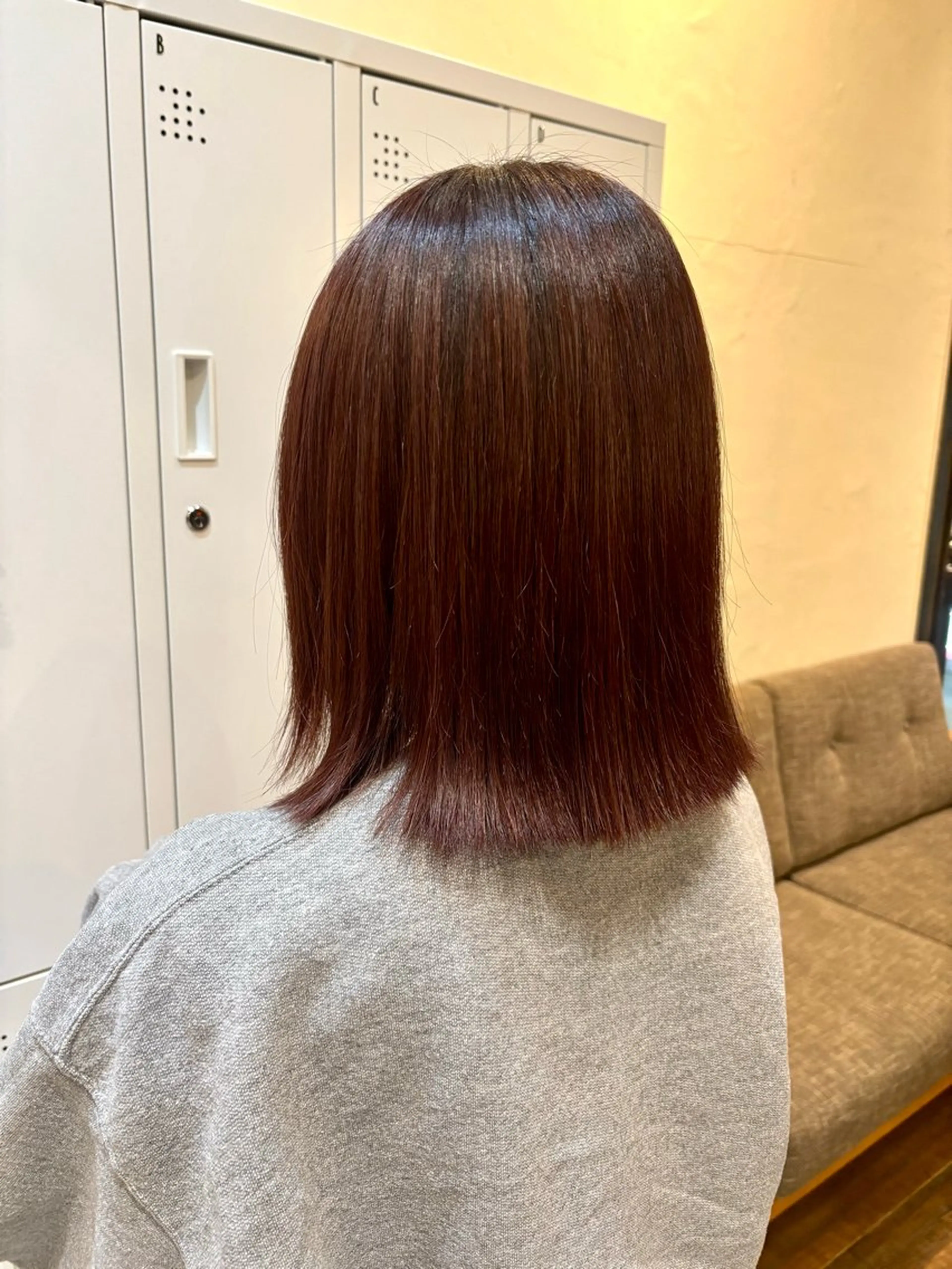 ミディアム カラー レッドカラー カット ヘアカラー トリートメント 七井 香奈 (なないかな)のヘアスタイル