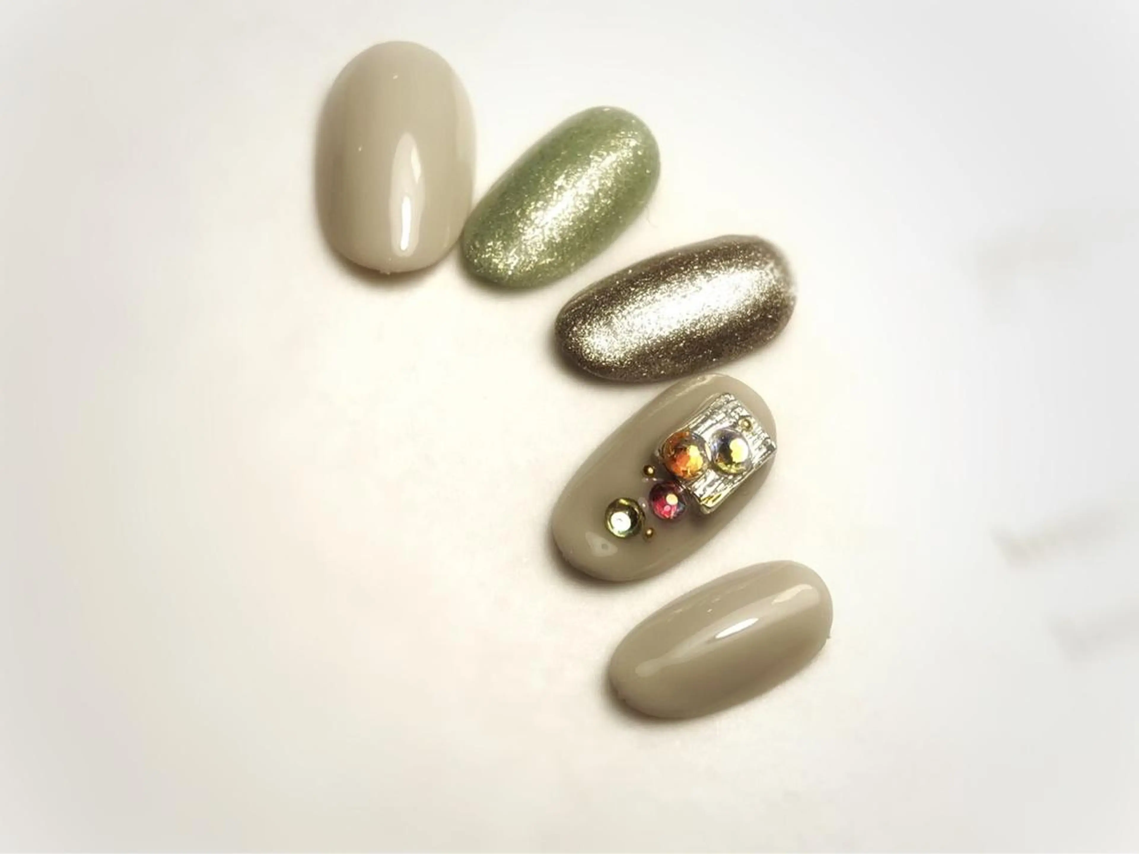 ネイル Salute本店 🦋仲原里佳のネイルデザイン