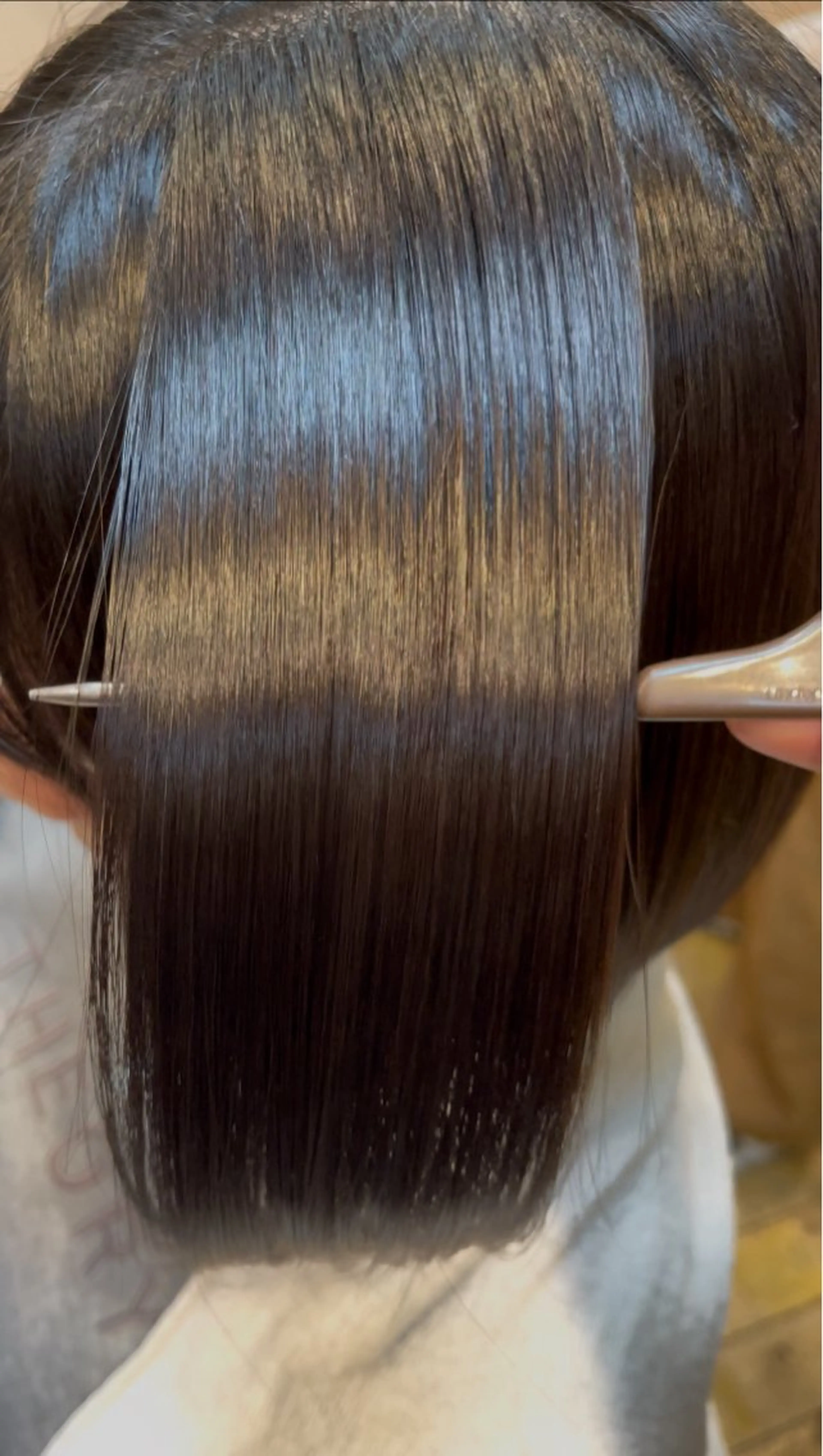 ツヤ感 縮毛矯正 (低ダメージ薬剤＆4stepトリートメント付き)の写真