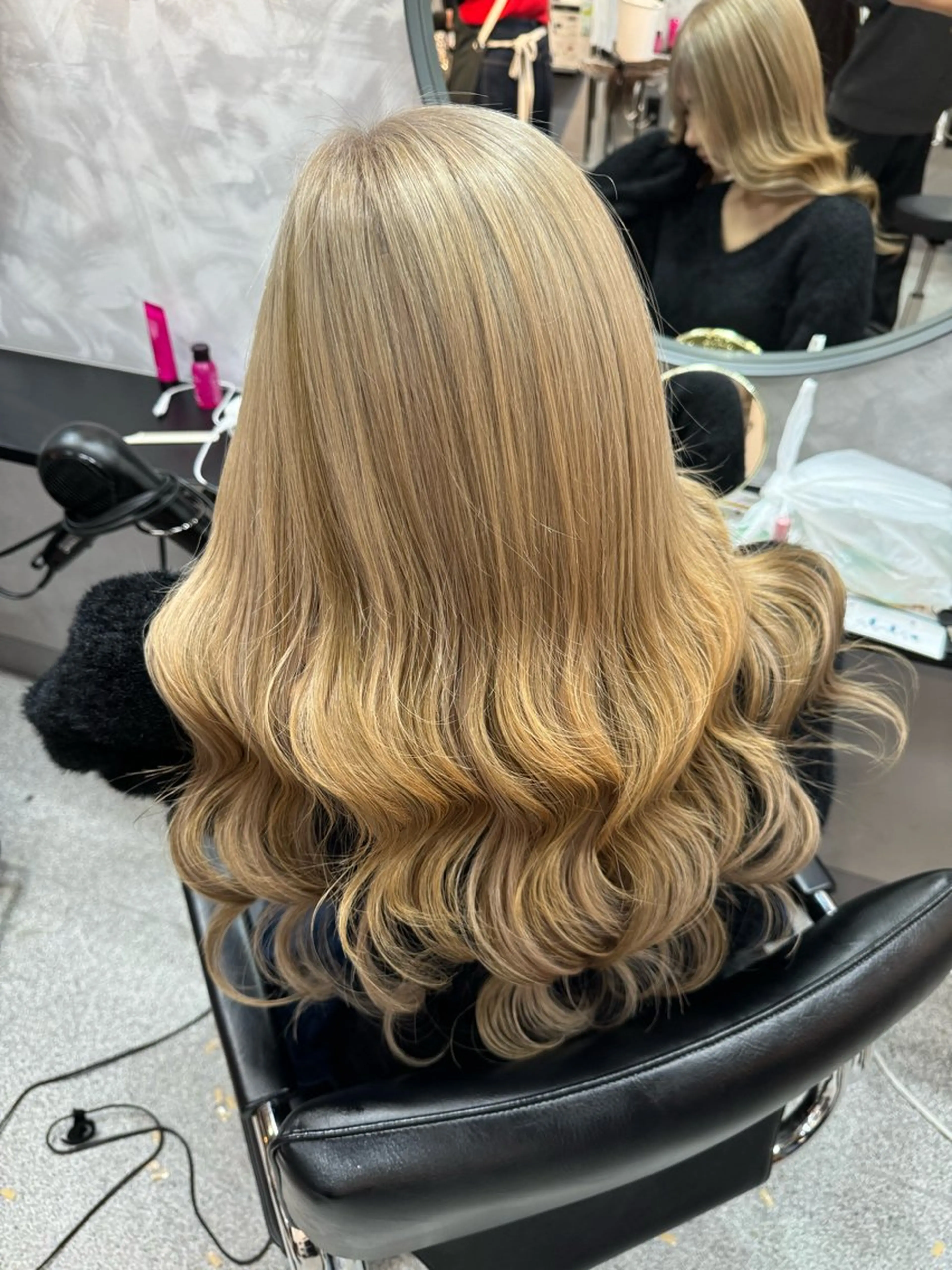 ロング エクステ ハイライト ロング ヘアカラー トリートメント 👑最高級エクステ 👑新宿/タイセイのヘアスタイル