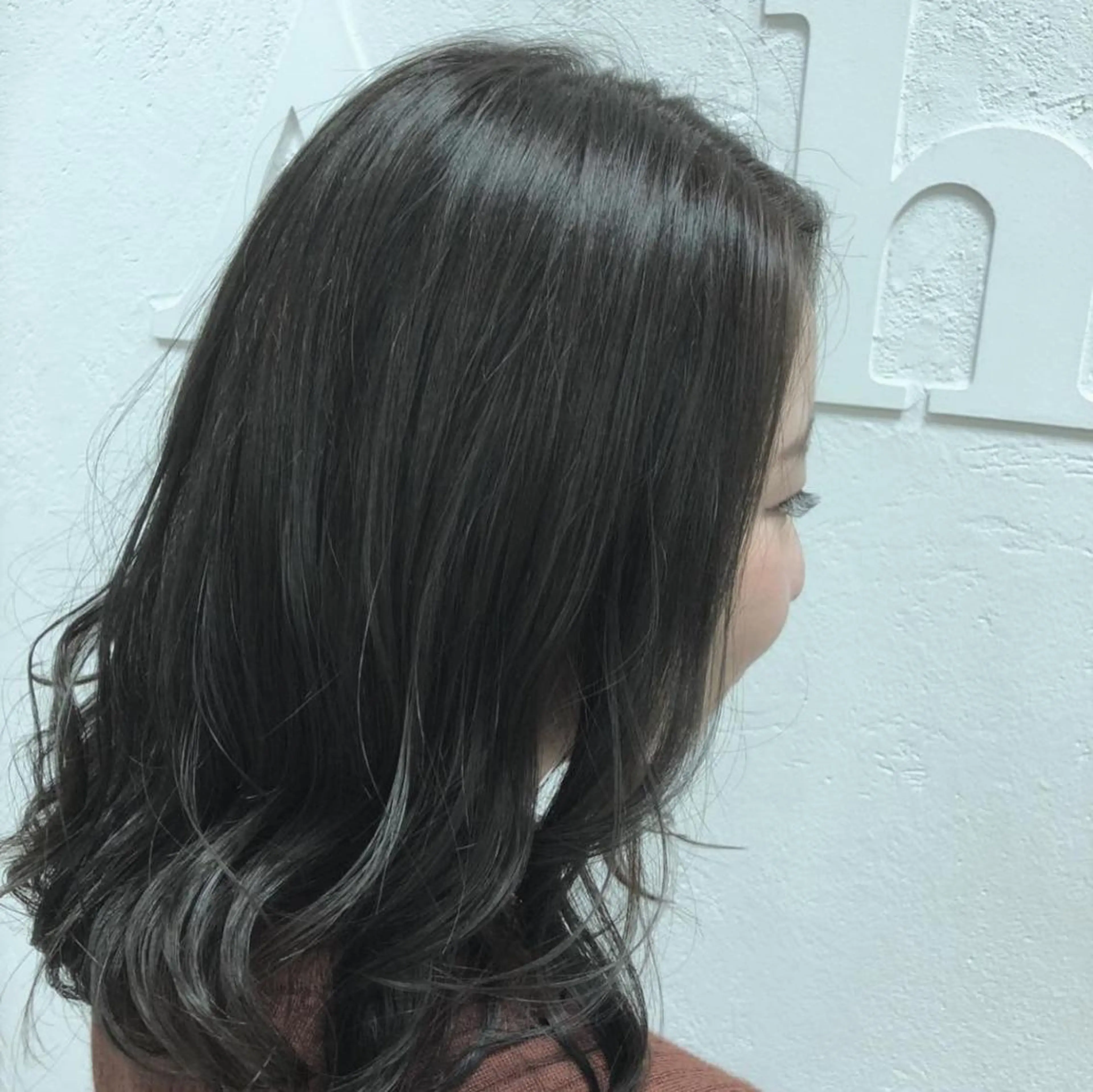 セミロング カラー 飯田 真澄のヘアスタイル