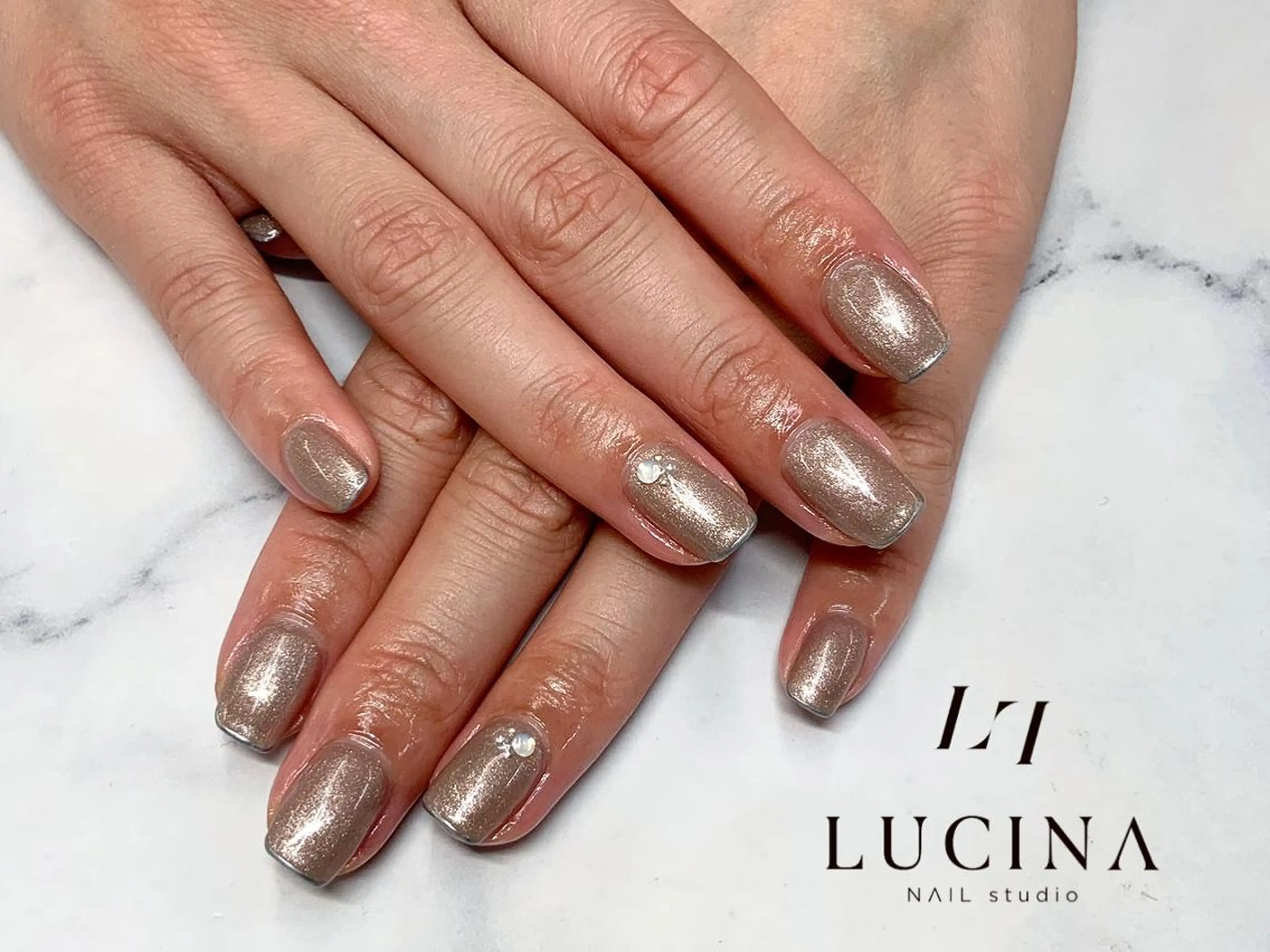 ネイル シンプルネイル ハンドネイル 新橋 ルキナ スタッフのネイルデザイン