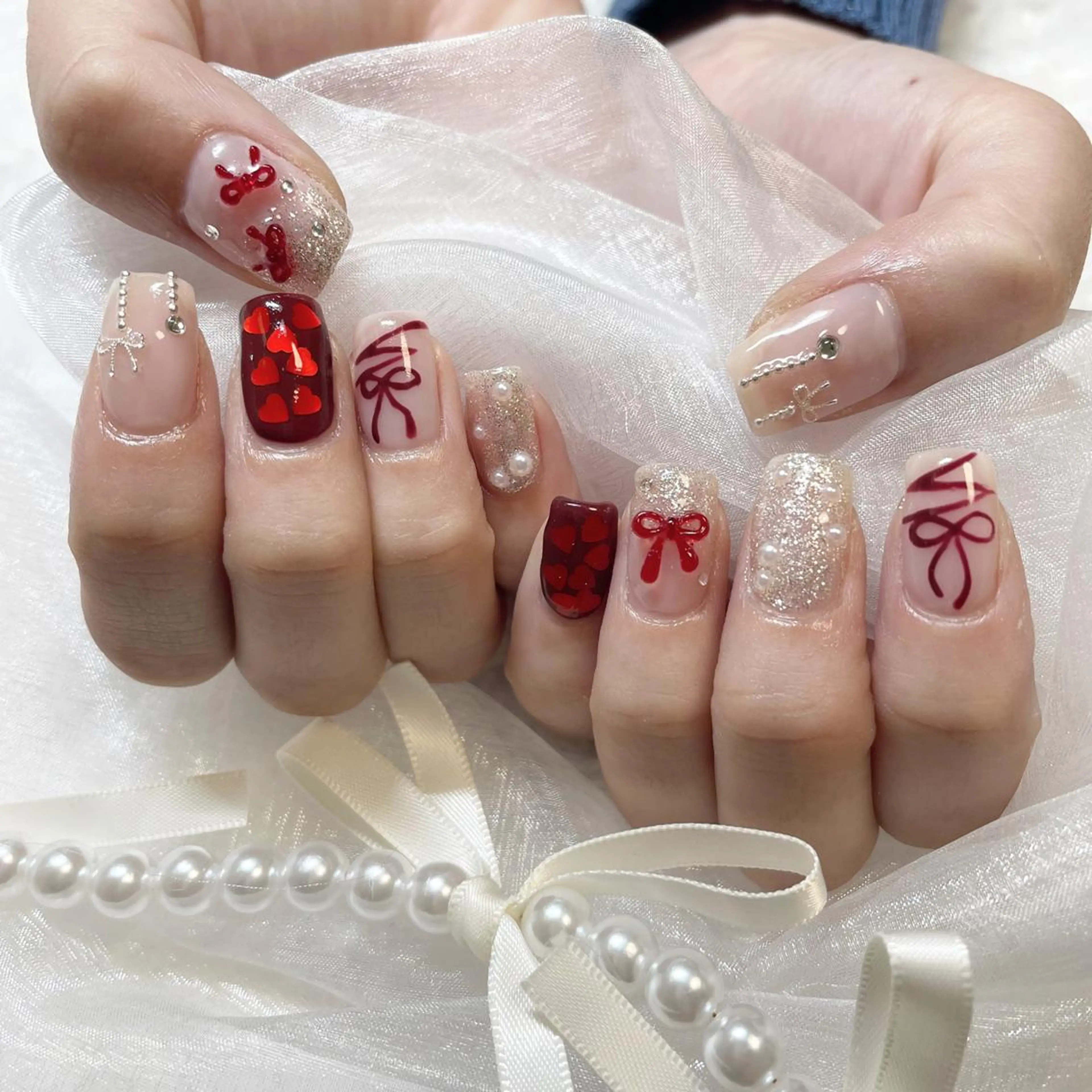 ネイル ジェルネイル キラキラネイル 韓国ネイル 持ち込み ワンカラーネイル ハンドネイル fiore nail 🦋のネイルデザイン