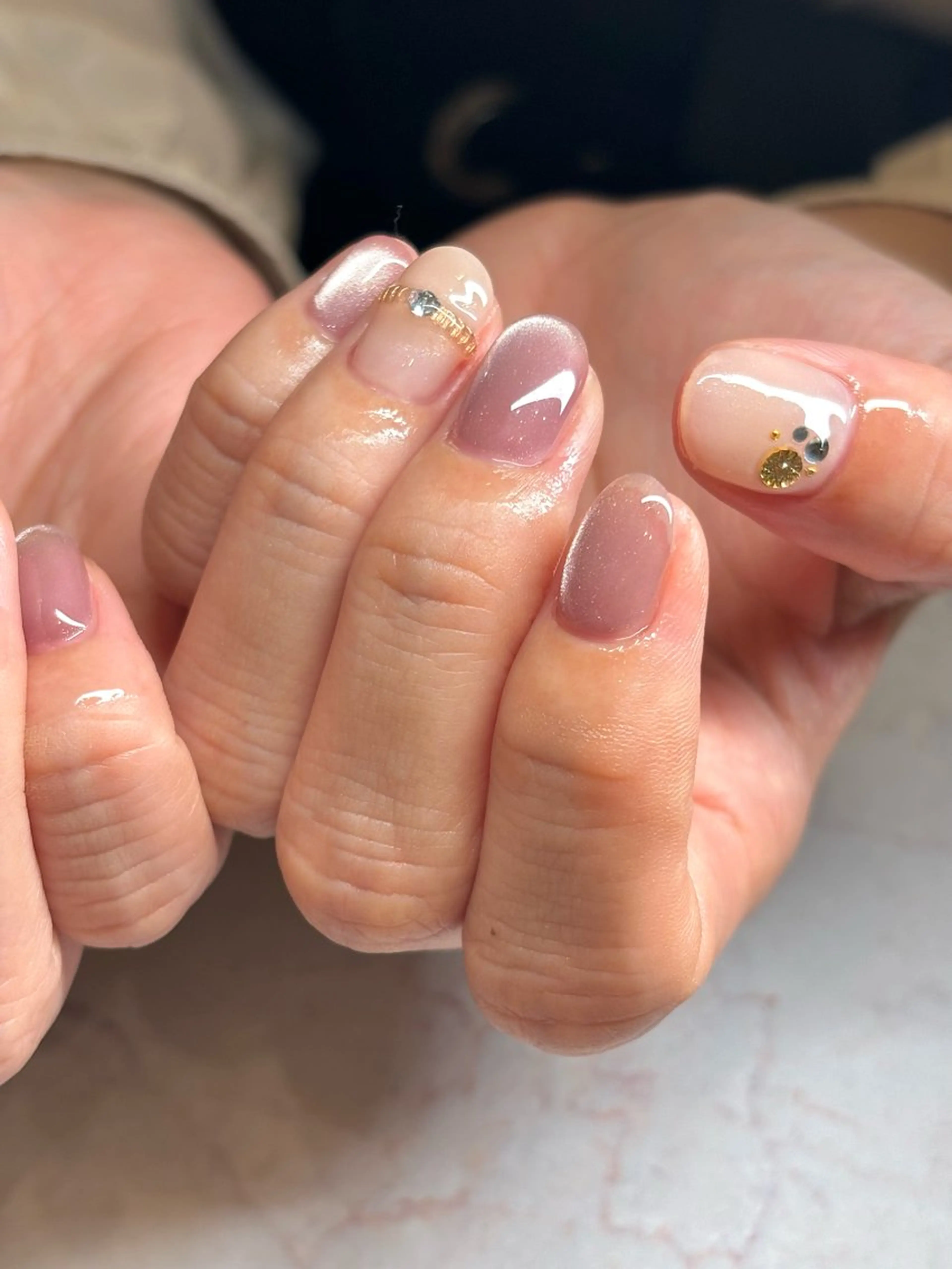 キッズ ネイル フットネイル ジェルネイル マグネットネイル ニュアンスネイル ワンカラーネイル ハンドネイル illum hicariのネイルデザイン