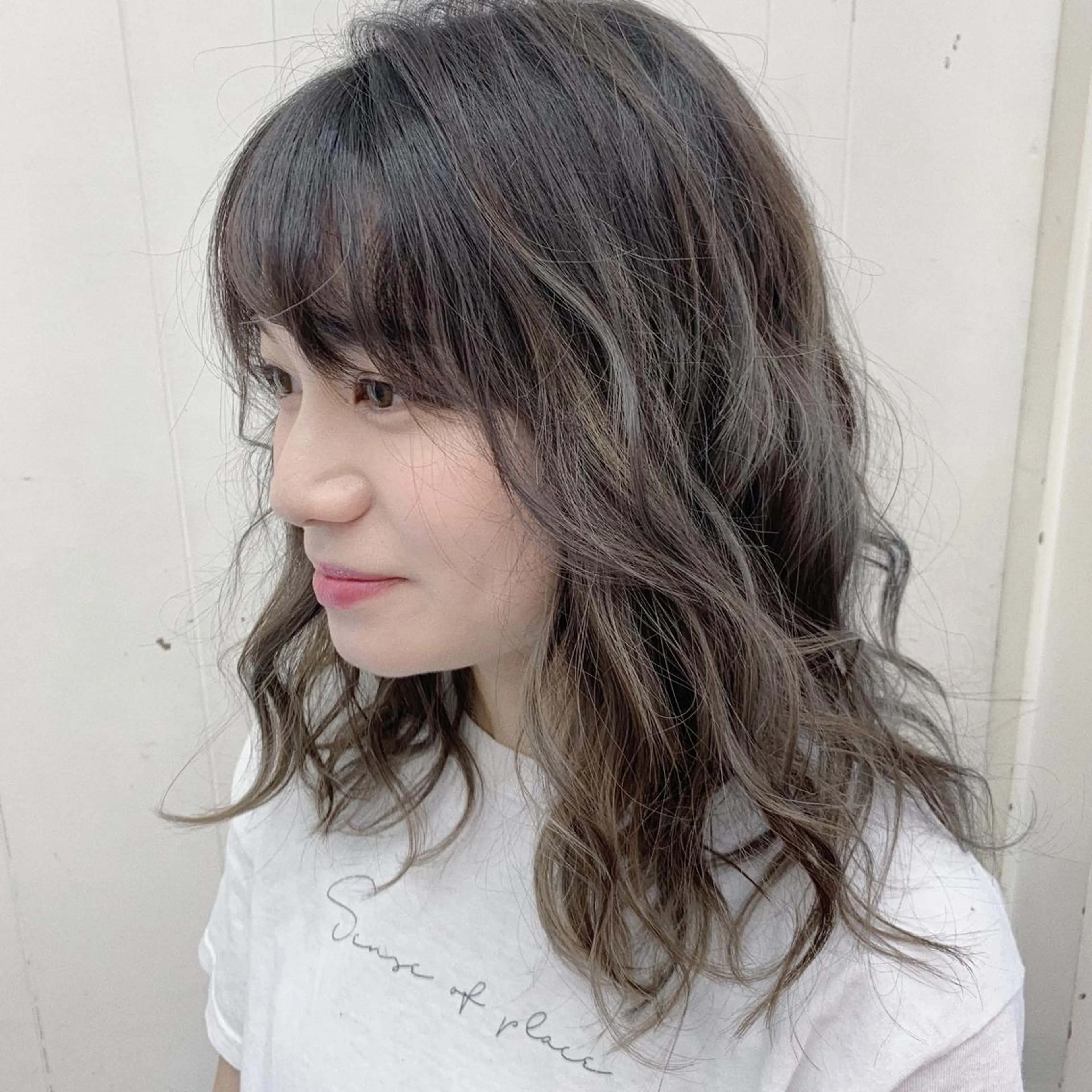ミディアム カラー アッシュ バレイヤージュ レイヤーカット ヘアカラー トリートメント 🌿大人かわいいヘア 🌿Ayahaのヘアスタイル