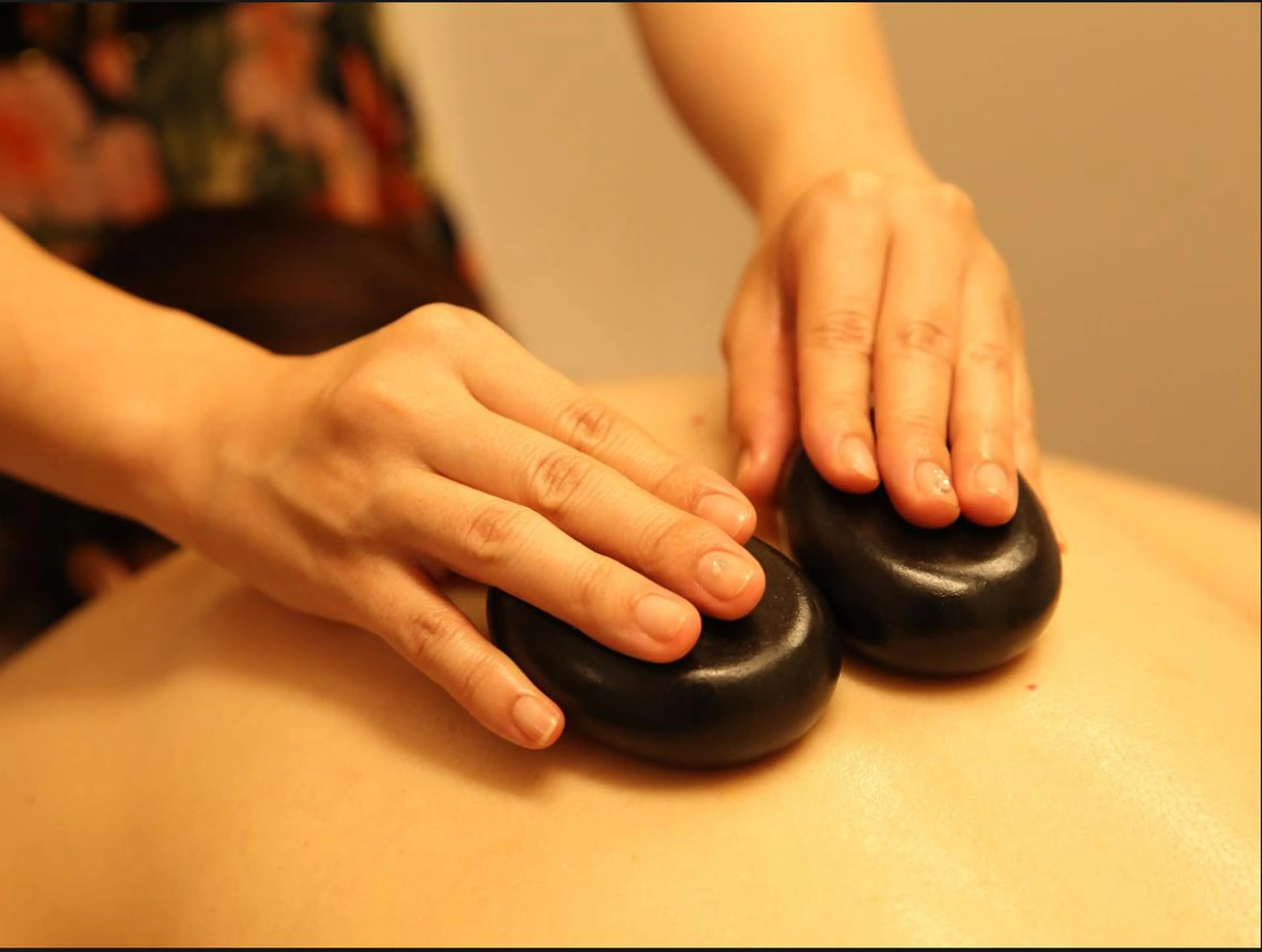 【頭～足裏までスッキリ】温石付きアロマリンパ+ヘッド+足裏　計90分の写真