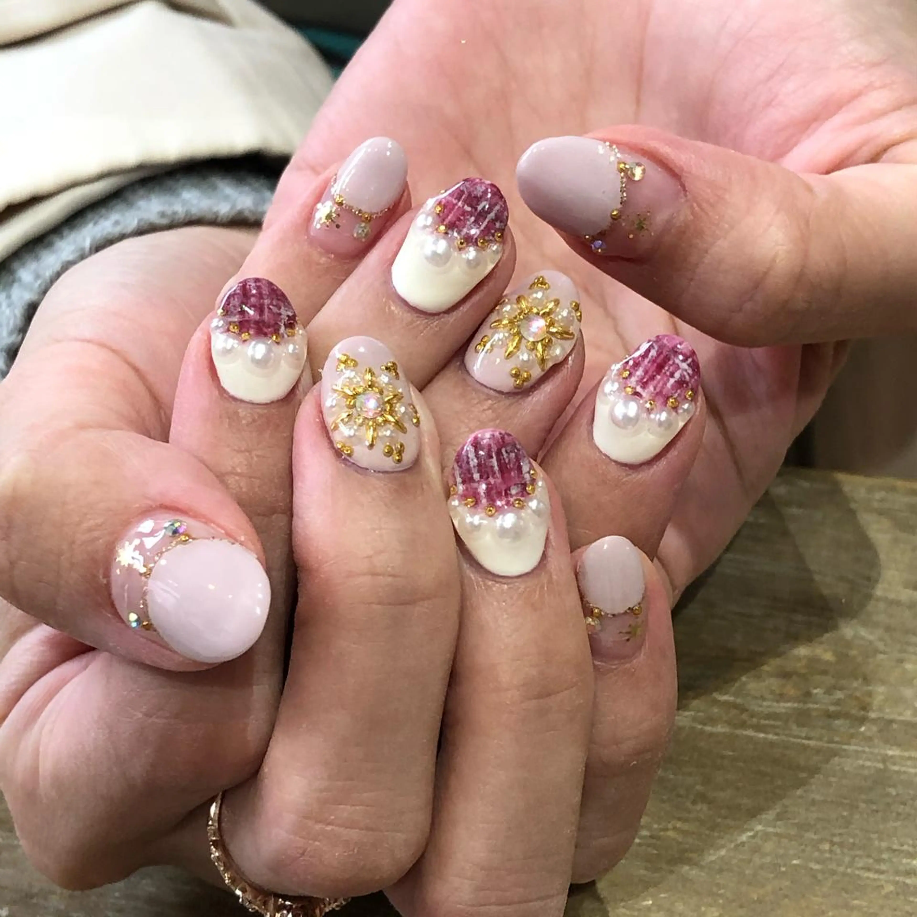 ネイル ハンドネイル Nest 三田のマツエク・マツパデザイン