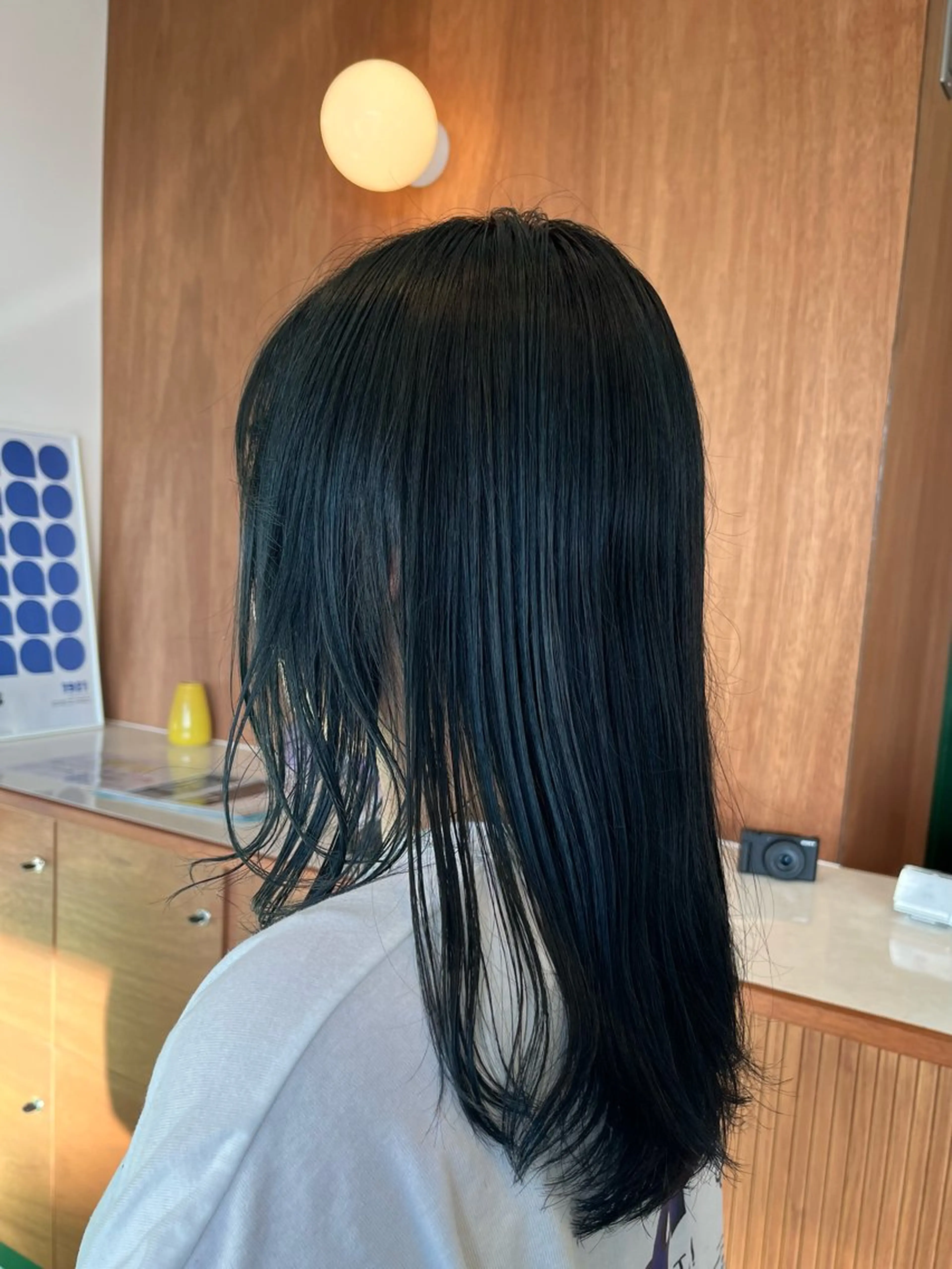 ミディアム カット ヘアカラー LOBBY HIMERIのヘアスタイル