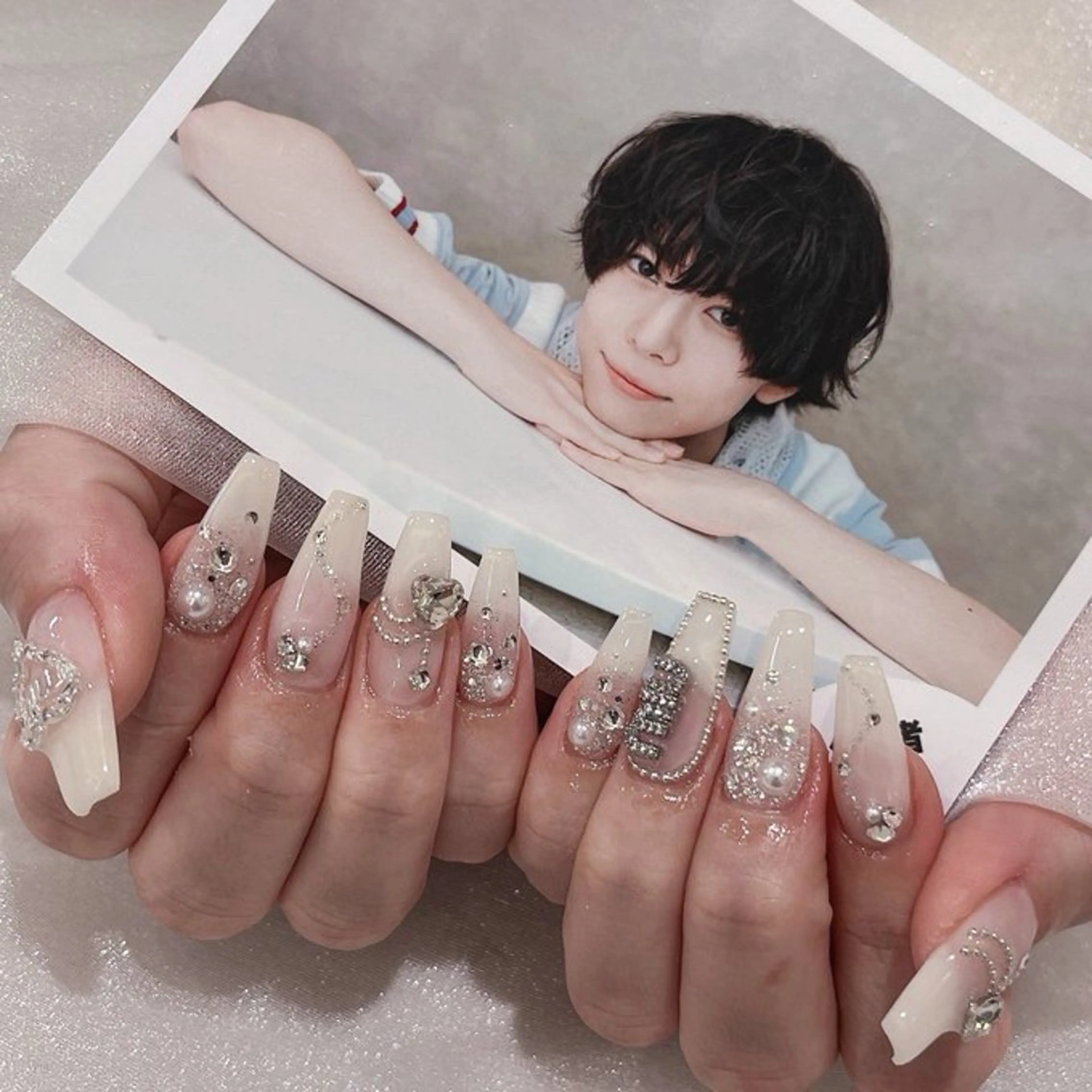 ネイル 長さ出し グラデーション 卒業式 キラキラネイル マグネットネイル ハンドネイル Lee Nails チップ長さだし専門店のネイルデザイン