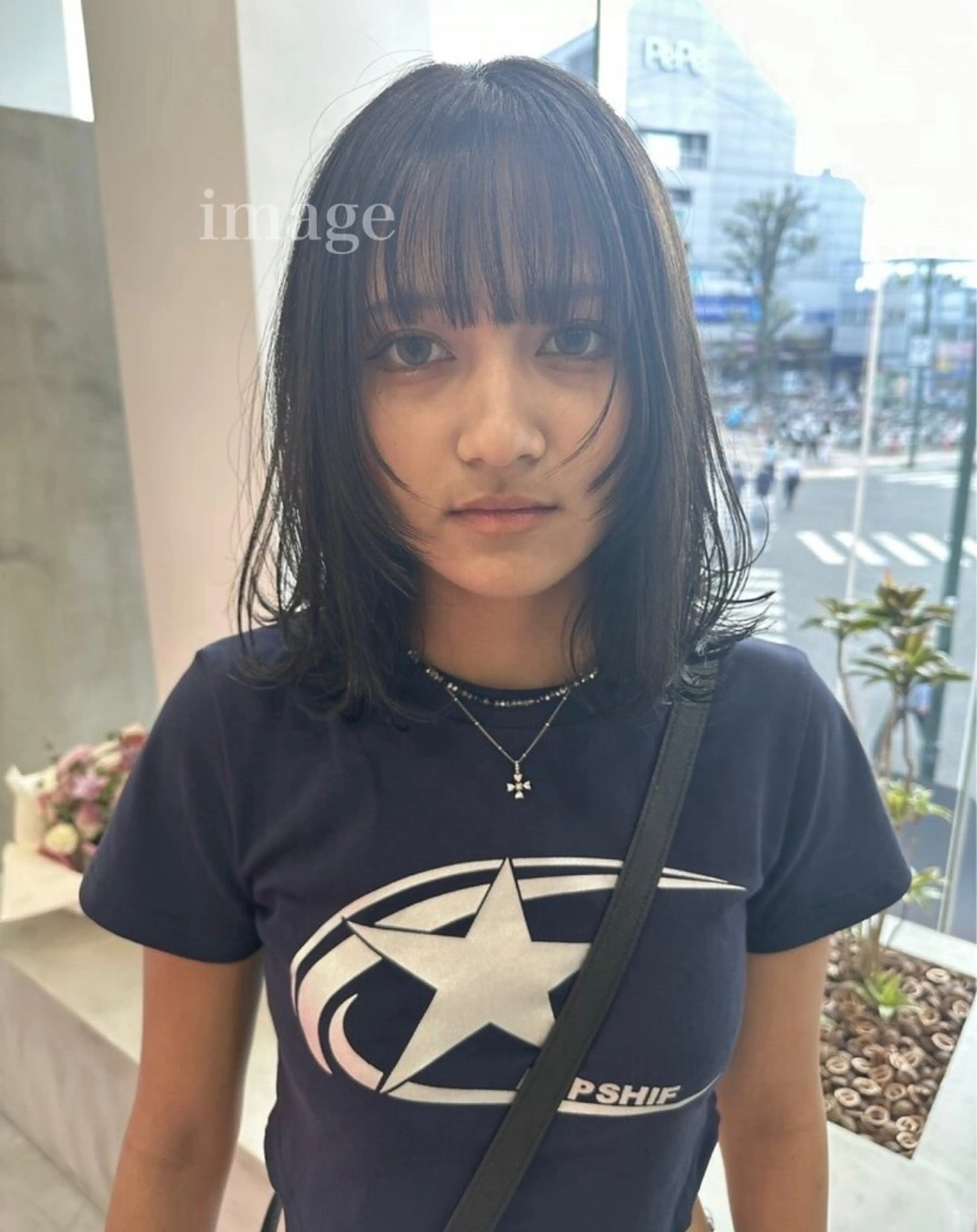 ミディアム 小村 理音のヘアスタイル