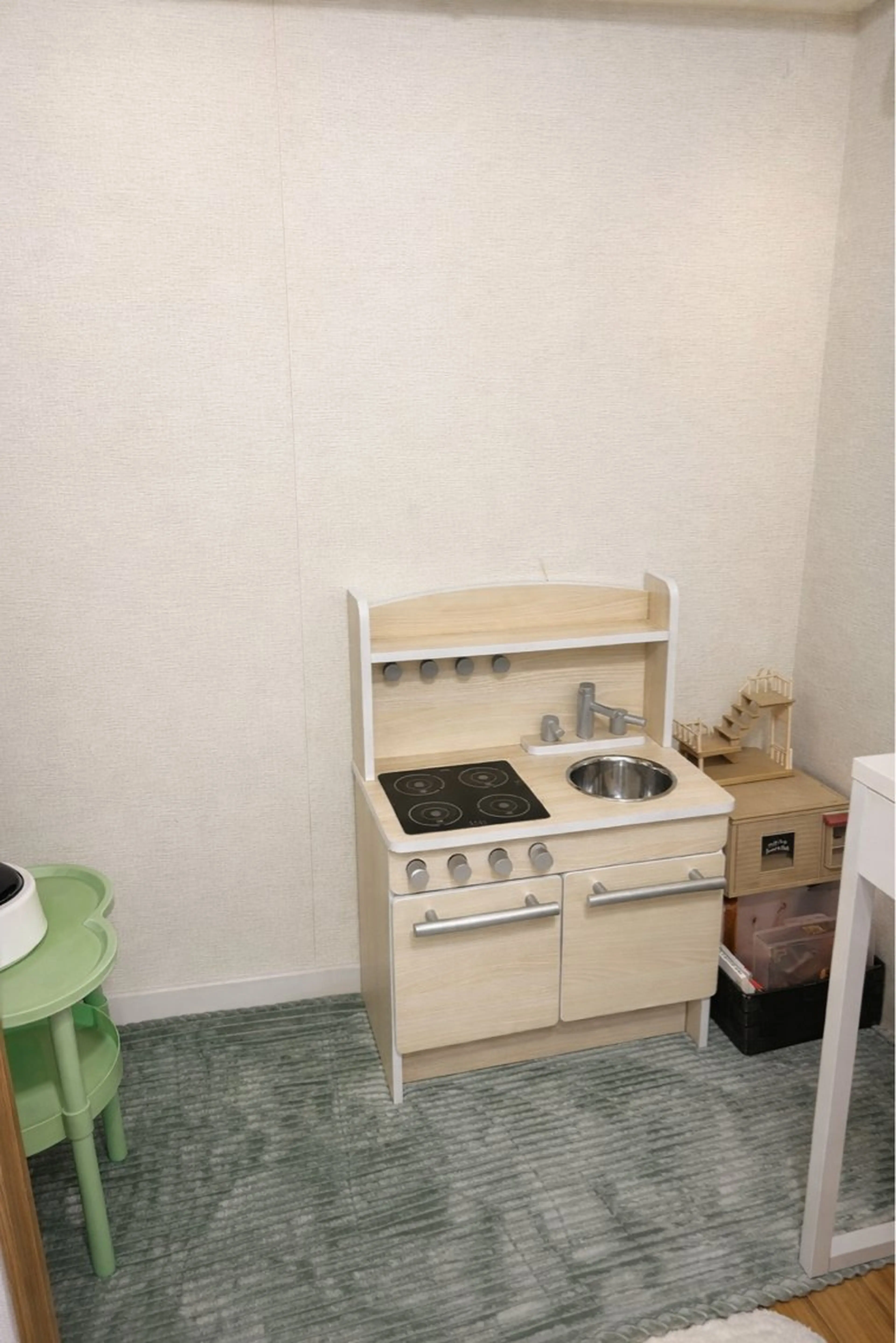 Lino所属・KANA 駐車場ありお子様歓迎のマツエク・マツパデザイン