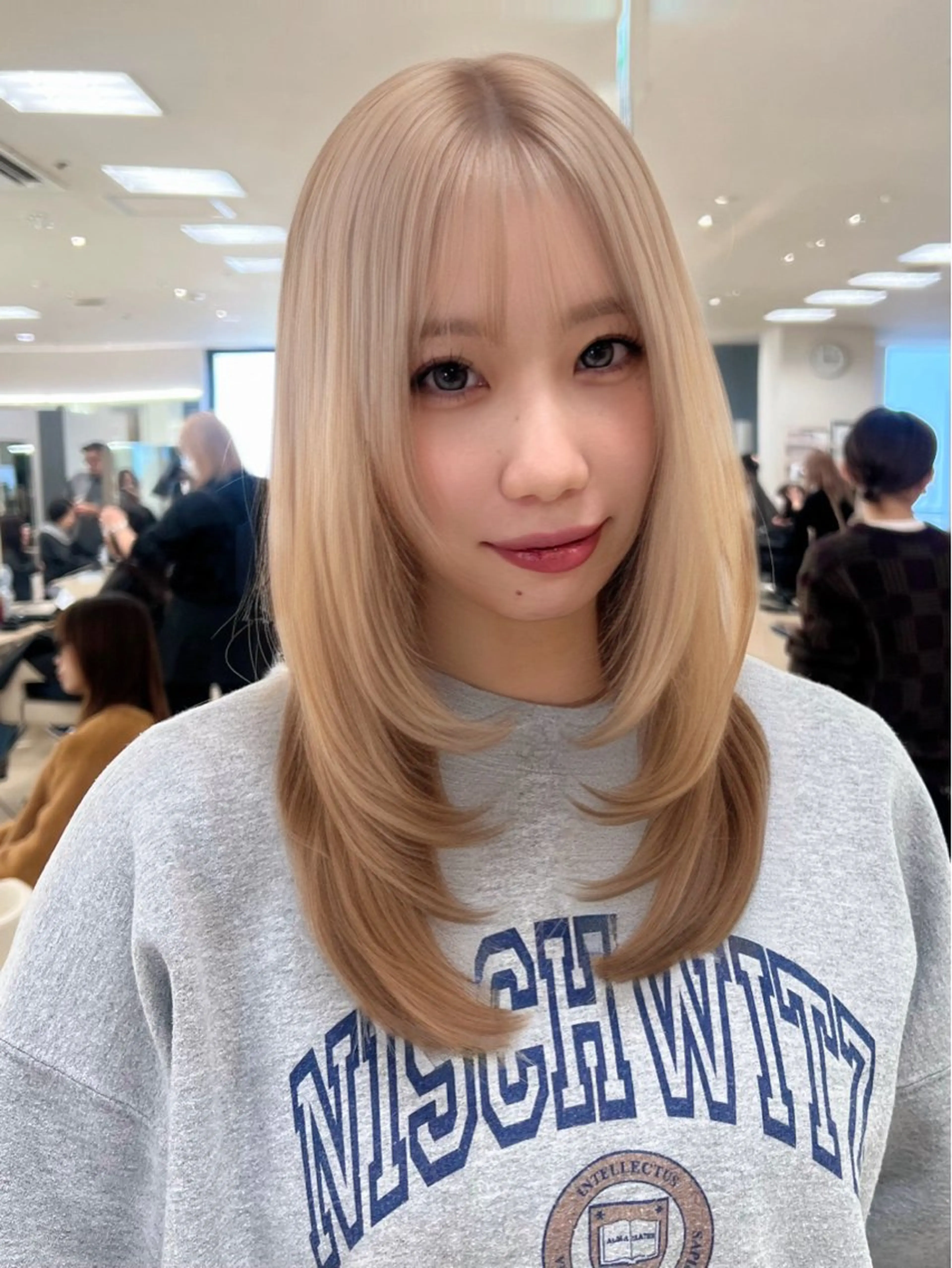 ミディアム カラー カット ハイトーン/ウルフ /レイヤー/坂野幸伸のヘアスタイル