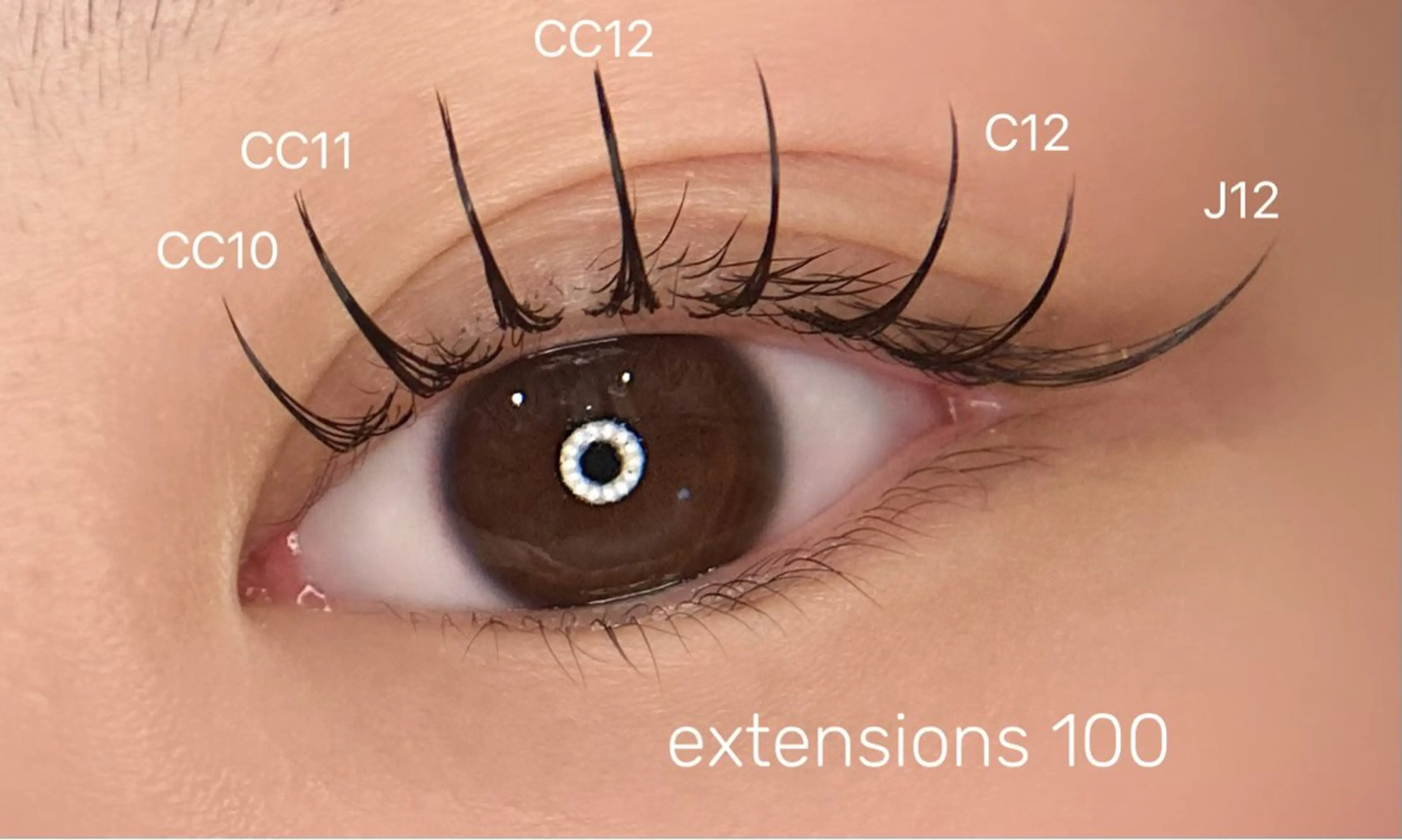 まつ毛エクステ100本　上の写真
