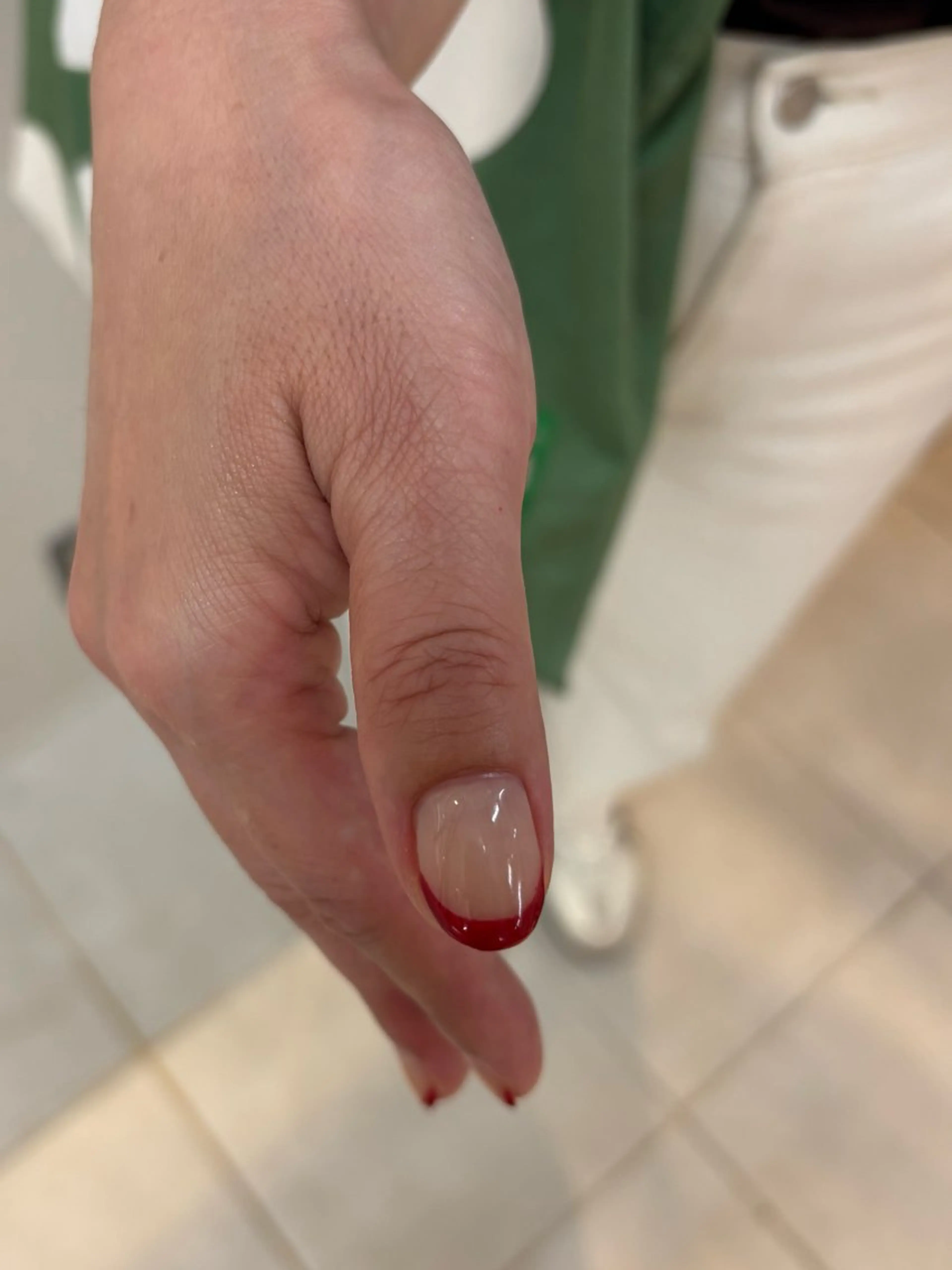 ネイル フレンチネイル 赤色 momo △TRIOSのネイルデザイン