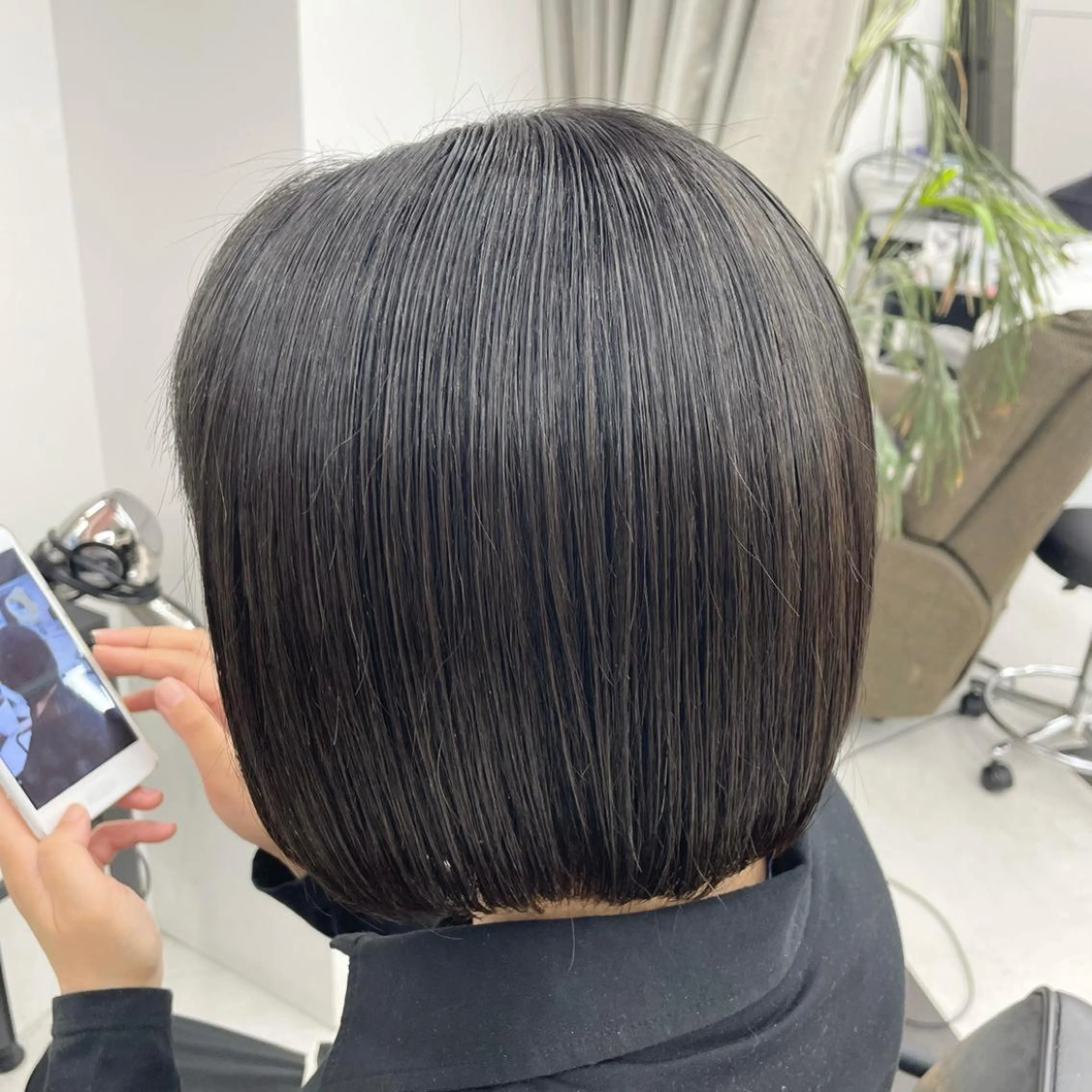 ミディアム カラー パーマ ヘアアレンジ メンズ キッズ ネイル マツエク・マツパ アイブロウ 黒髪 ナチュラルブラック ナチュラル mona/ ストレートスタイル✨のヘアスタイル