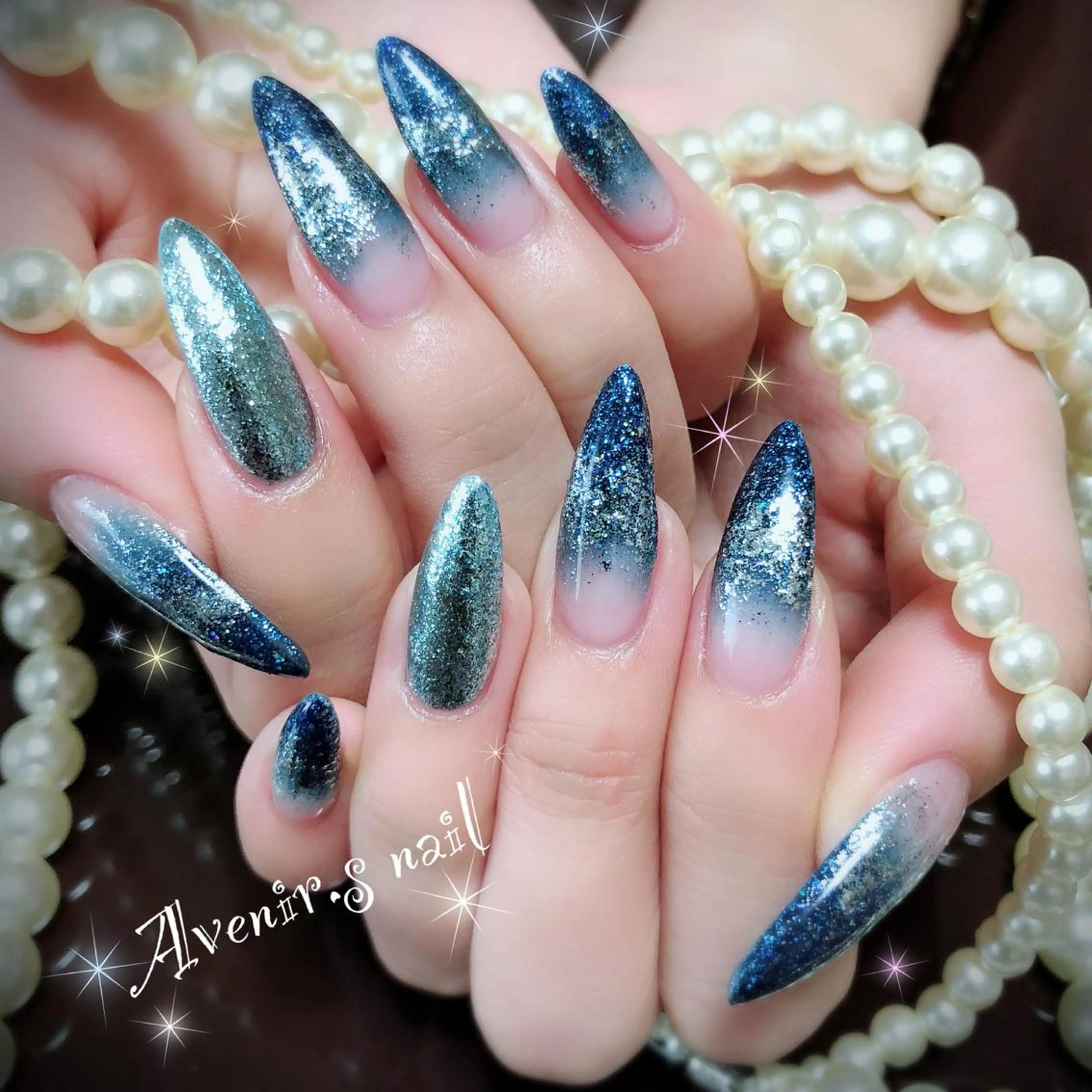 ネイル グラデーション ラメ(グリッター) ラメグラデーション Home Salon Avenir.のネイルデザイン