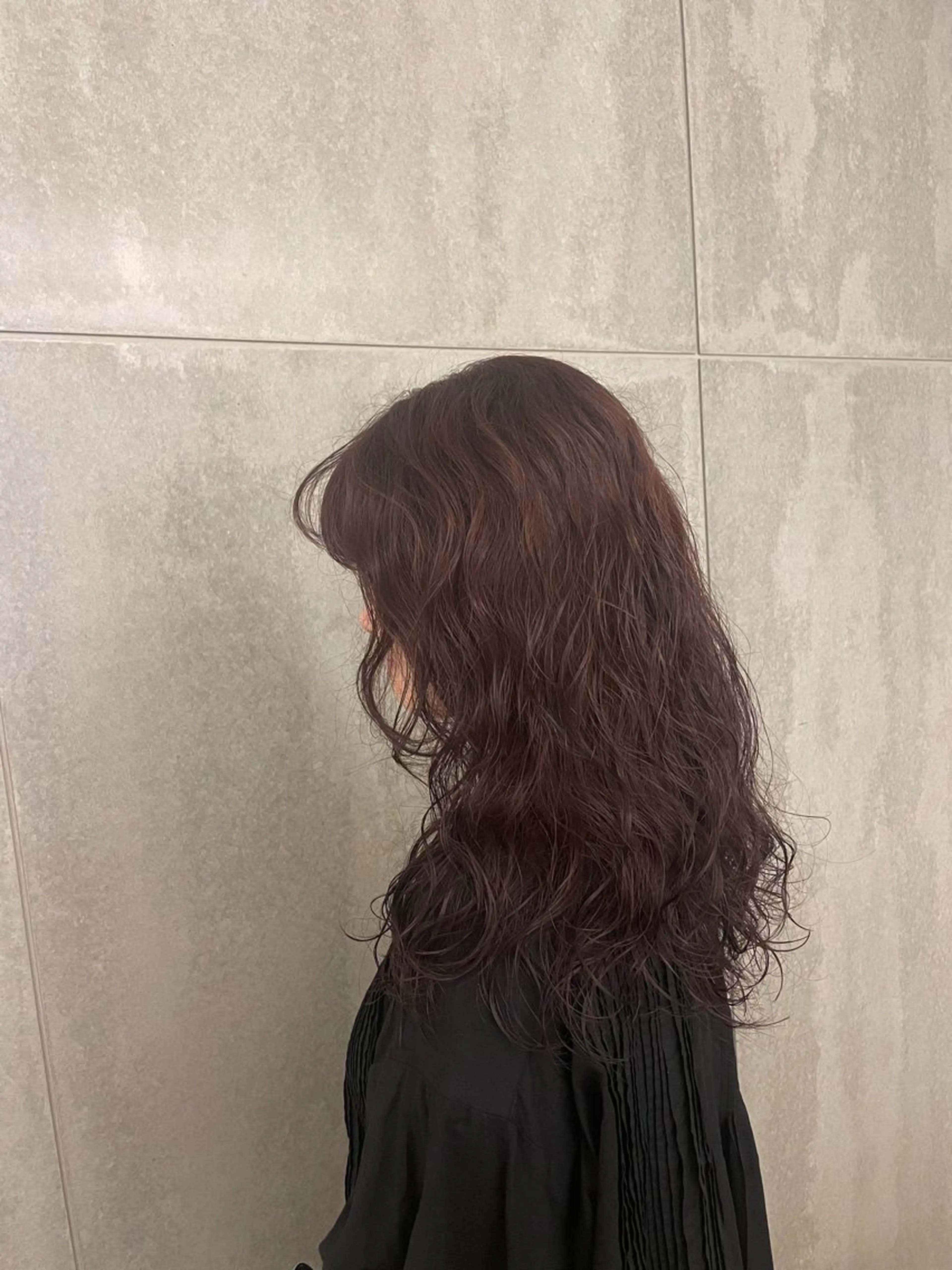 セミロング ウォーレントリコミ  ニューヨーク所属・西梅田直結🌹 若林梨音のヘアスタイル