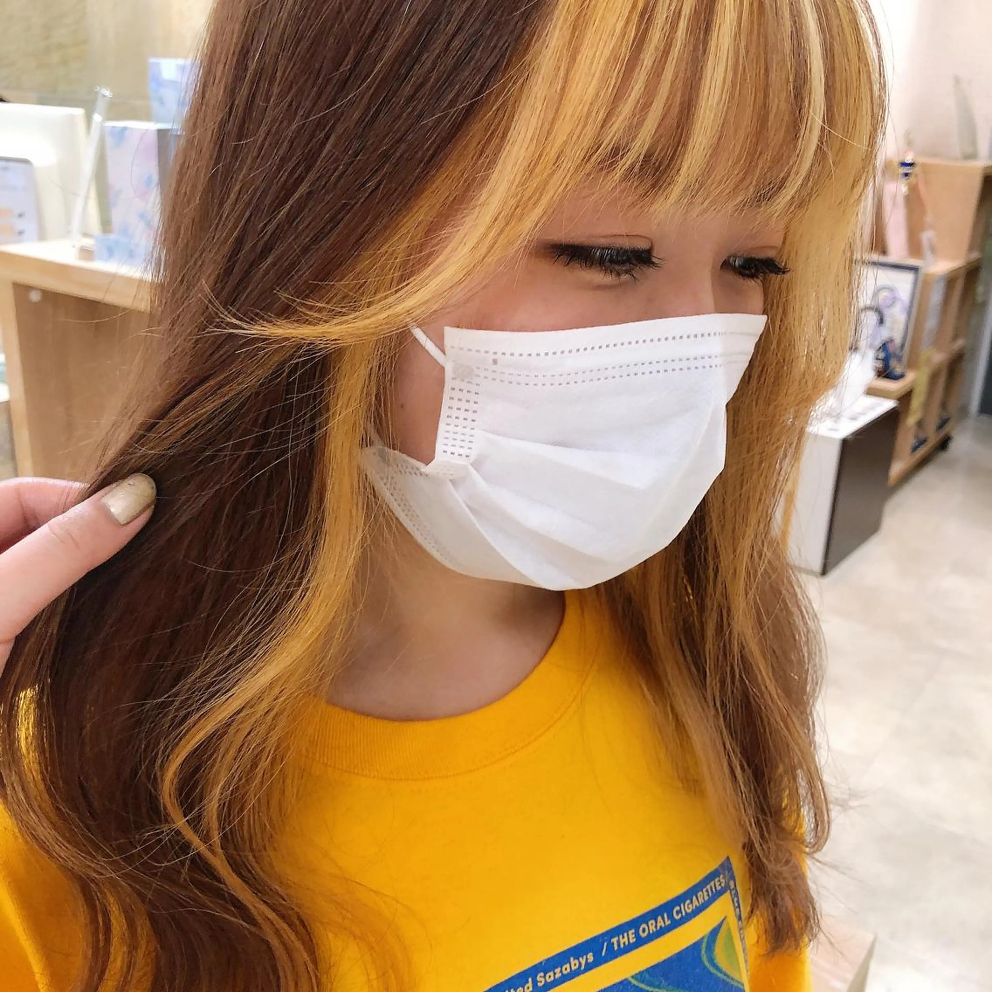 ロング カラー イエローカラー 顔周りカット 似合わせ.ﾍｱｾｯﾄ 得意🌹井上美沙のヘアスタイル
