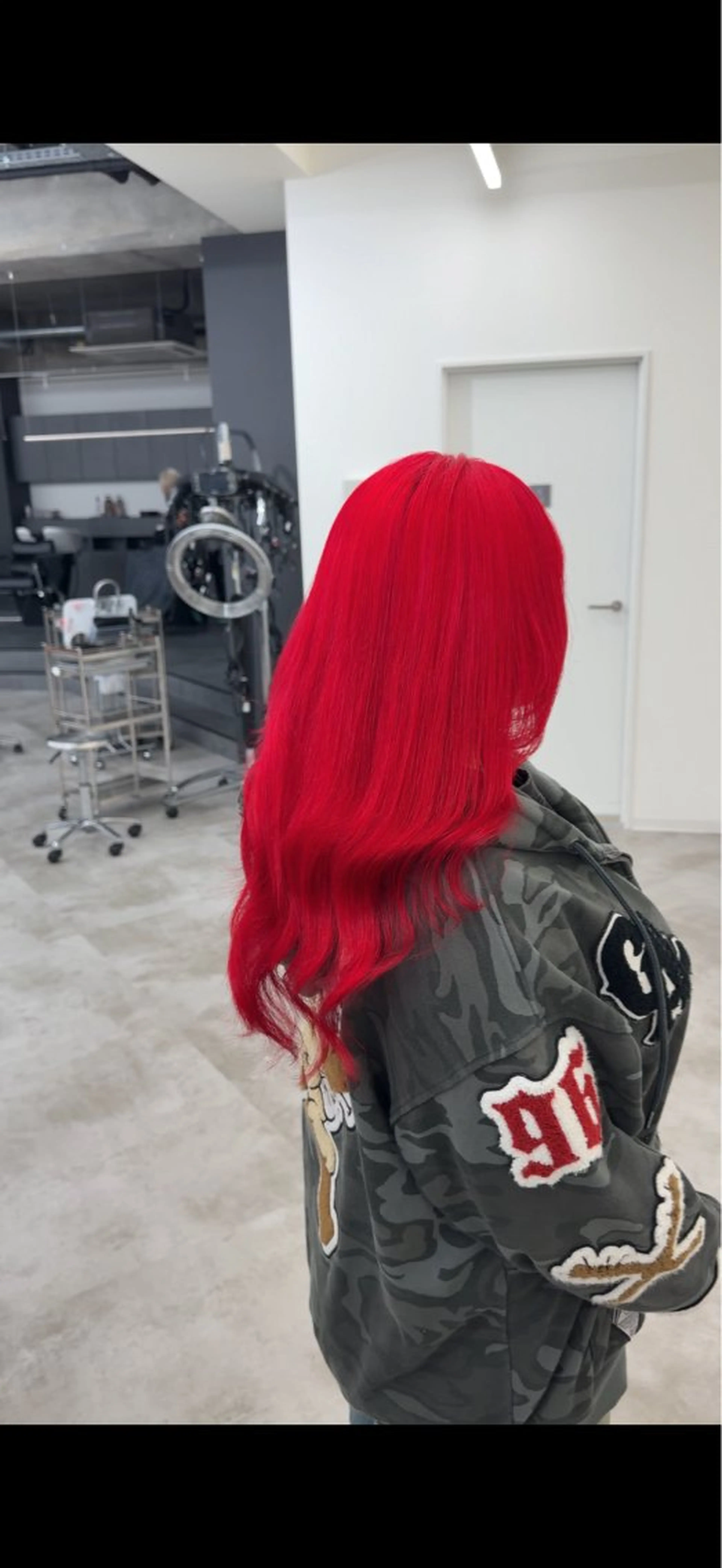 カラー レッドカラー ヘアサロンアウラ所属・旭岡龍明/ハイトーン /ケアブリーチのヘアスタイル