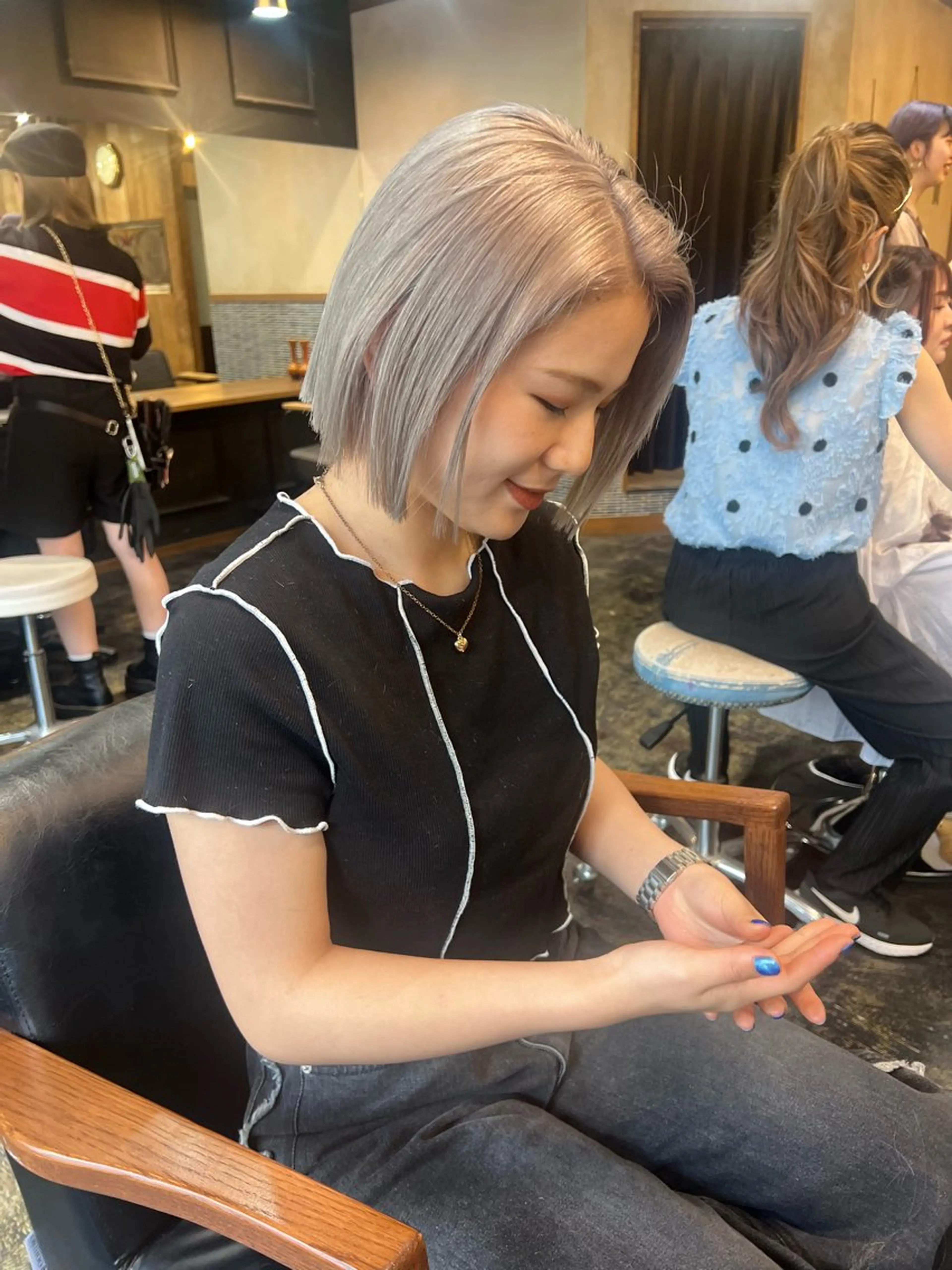 ショート ブリーチ/ハイトーン レイヤー/Maanaのヘアスタイル