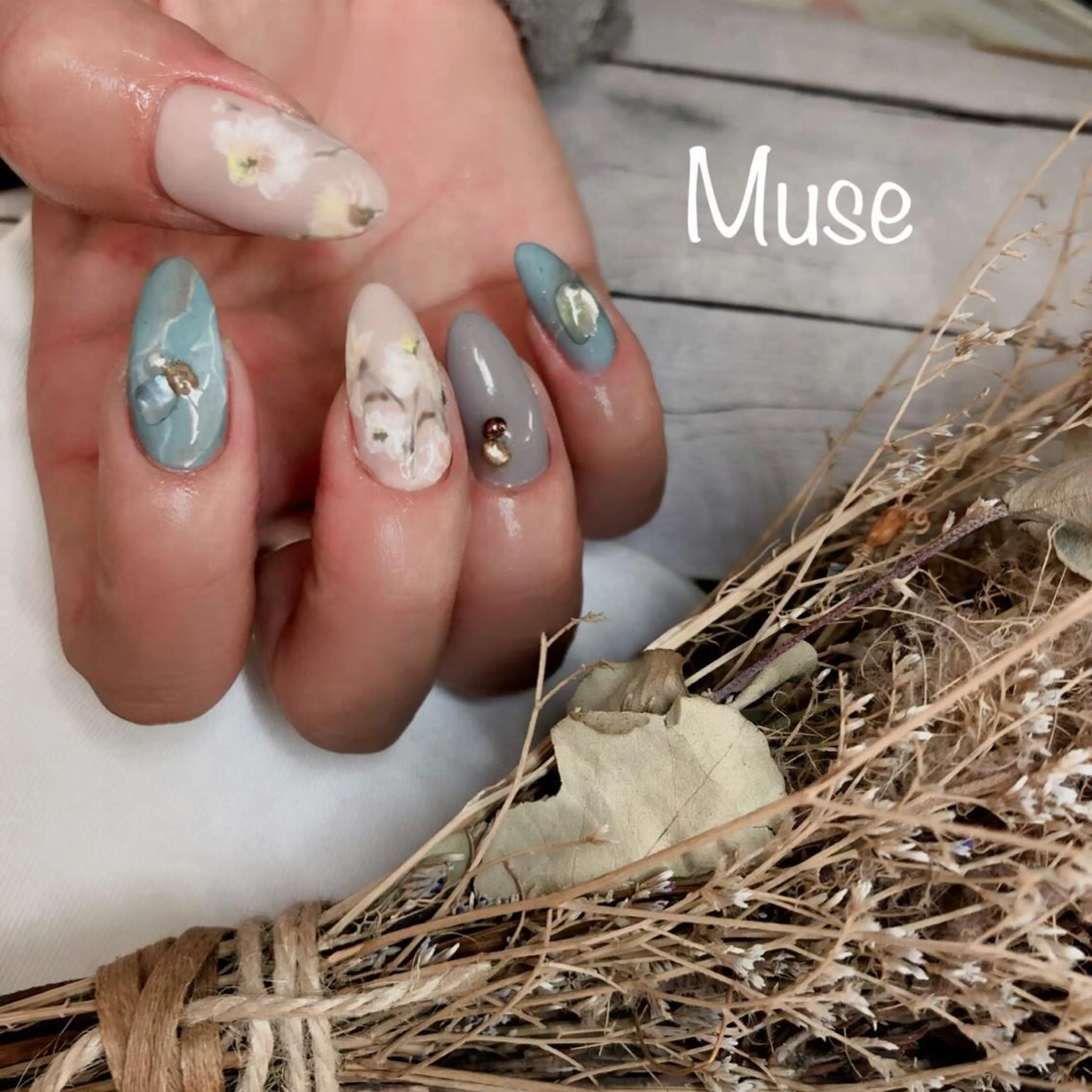 ネイル フラワーネイル ニュアンスネイル ハンドネイル Nail salon Museのネイルデザイン
