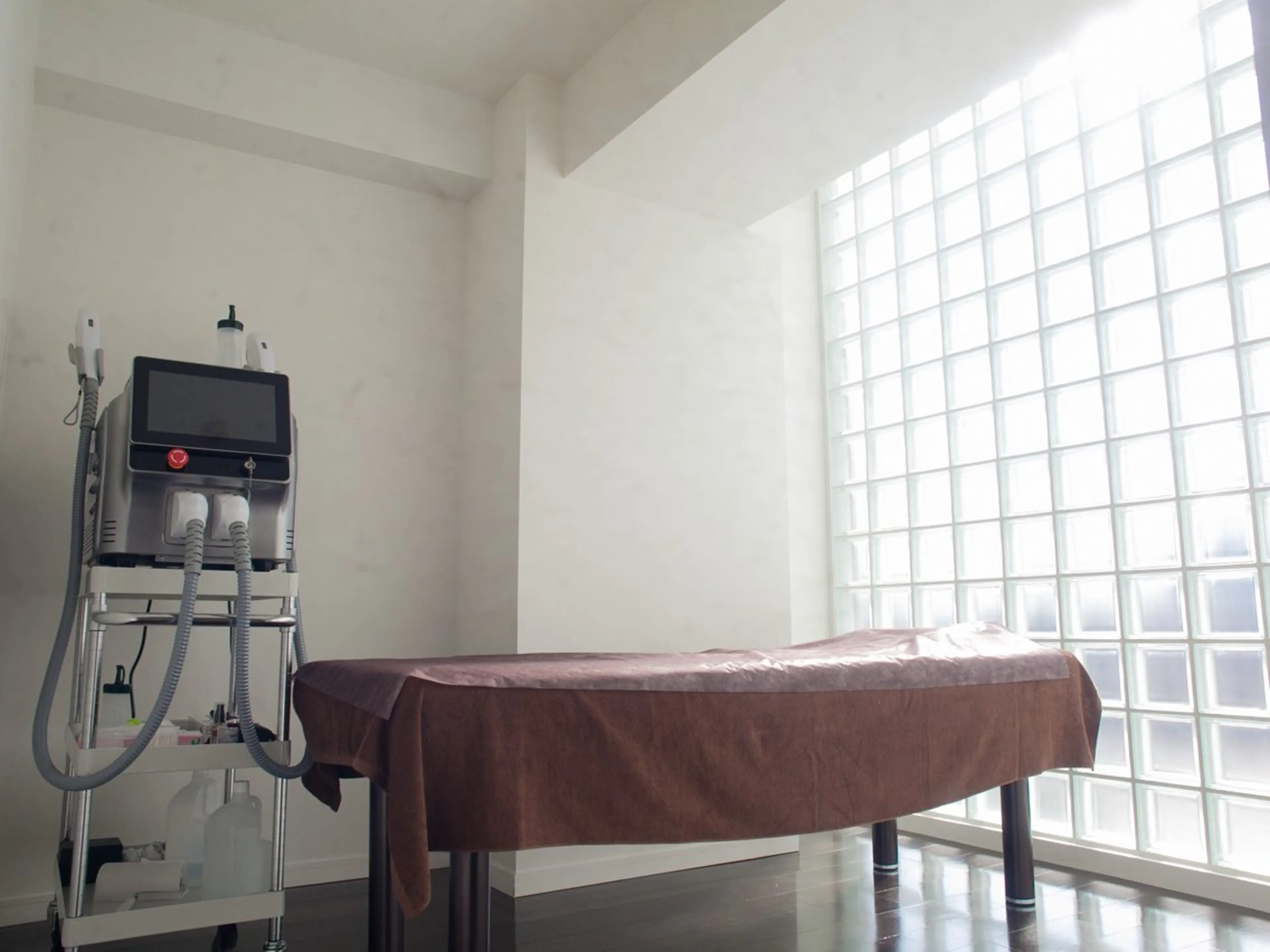 脱毛 脱毛／眉毛 BOSS 森山晴都の眉毛・アイブロウイメージ