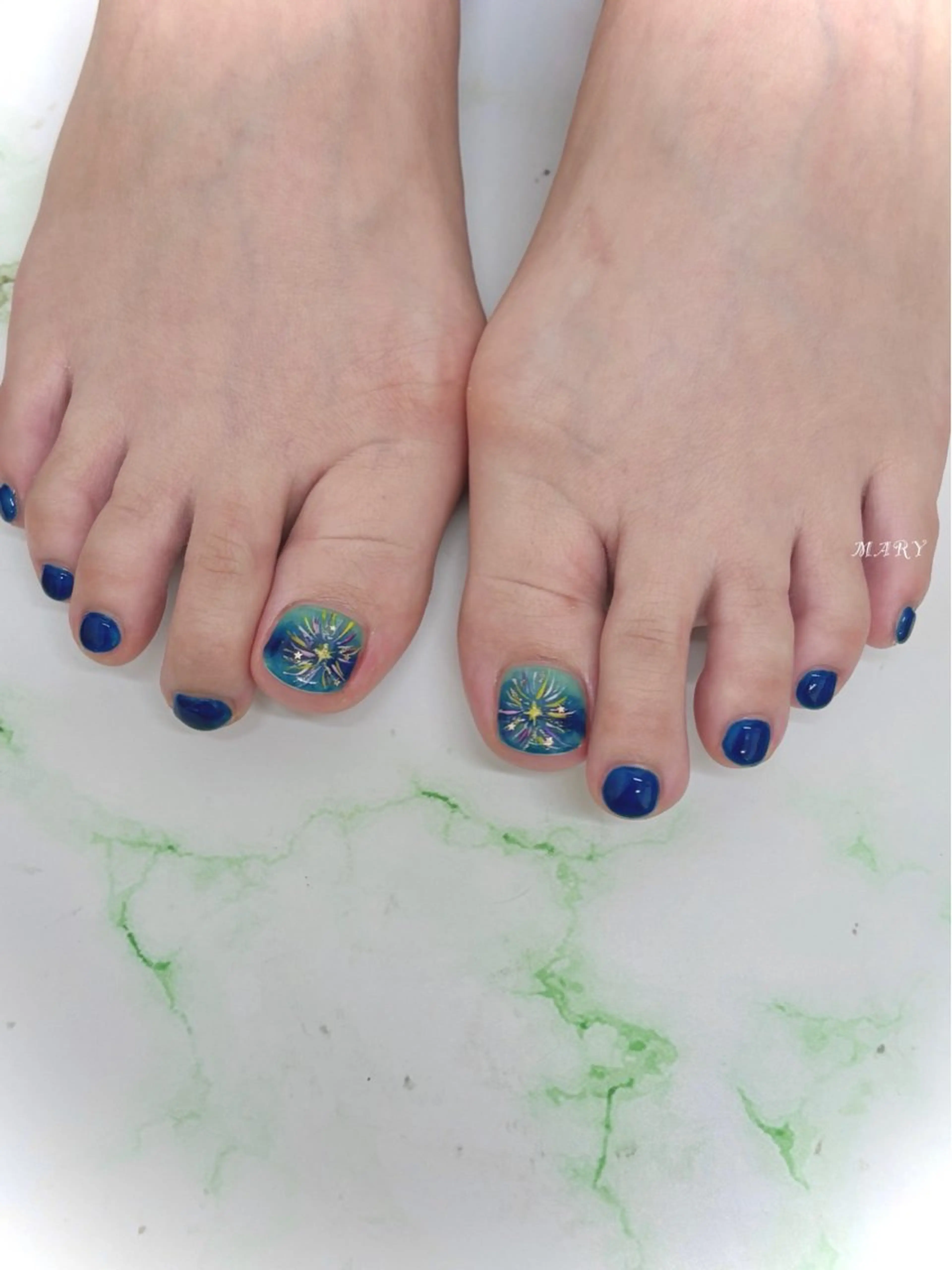 ネイル ブルー フットネイル ニュアンスネイル ワンカラーネイル 夏ネイル フットネイル Mary nail所属・Mary nail .narumiのネイルデザイン