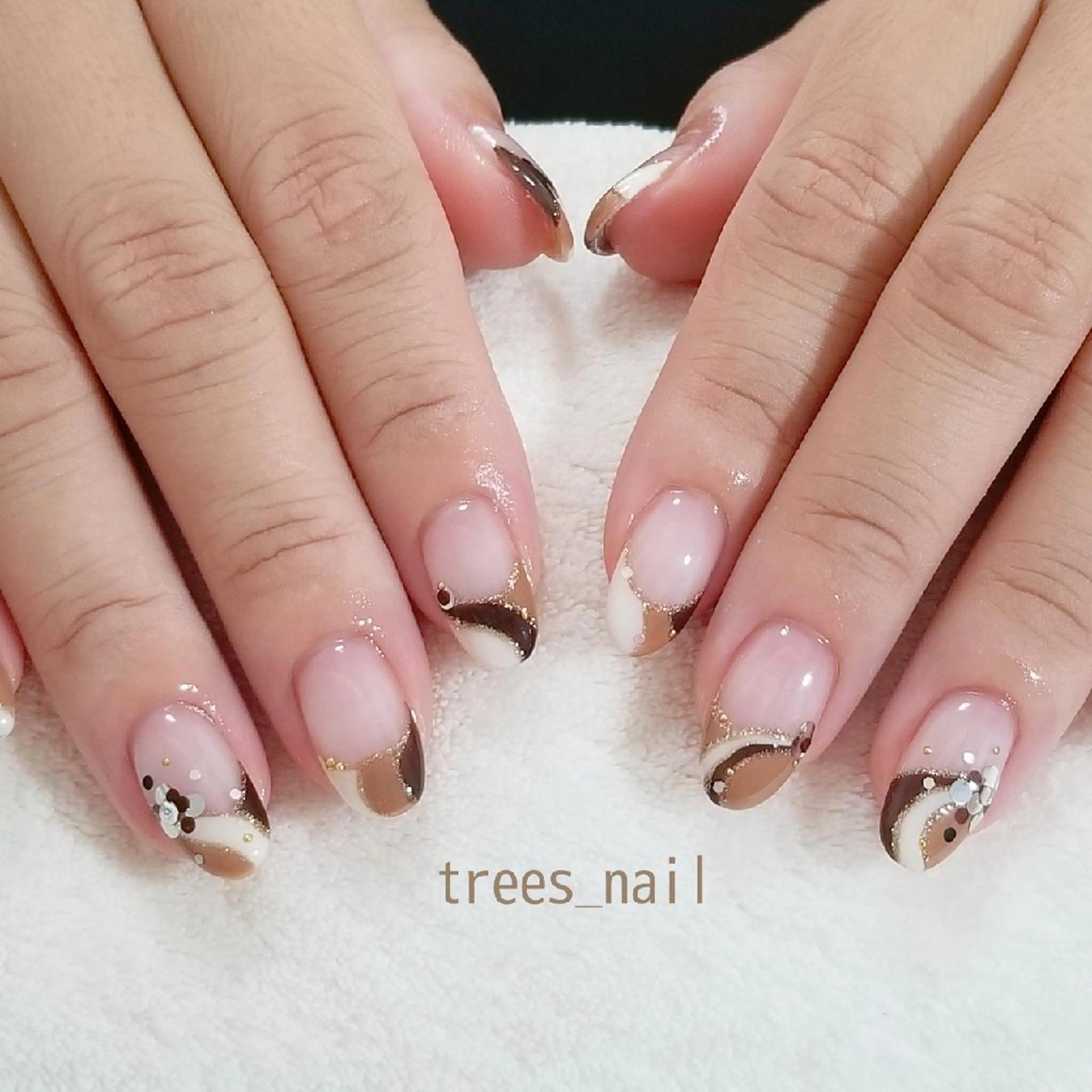 ネイル ブラウン trees_ nailのネイルデザイン