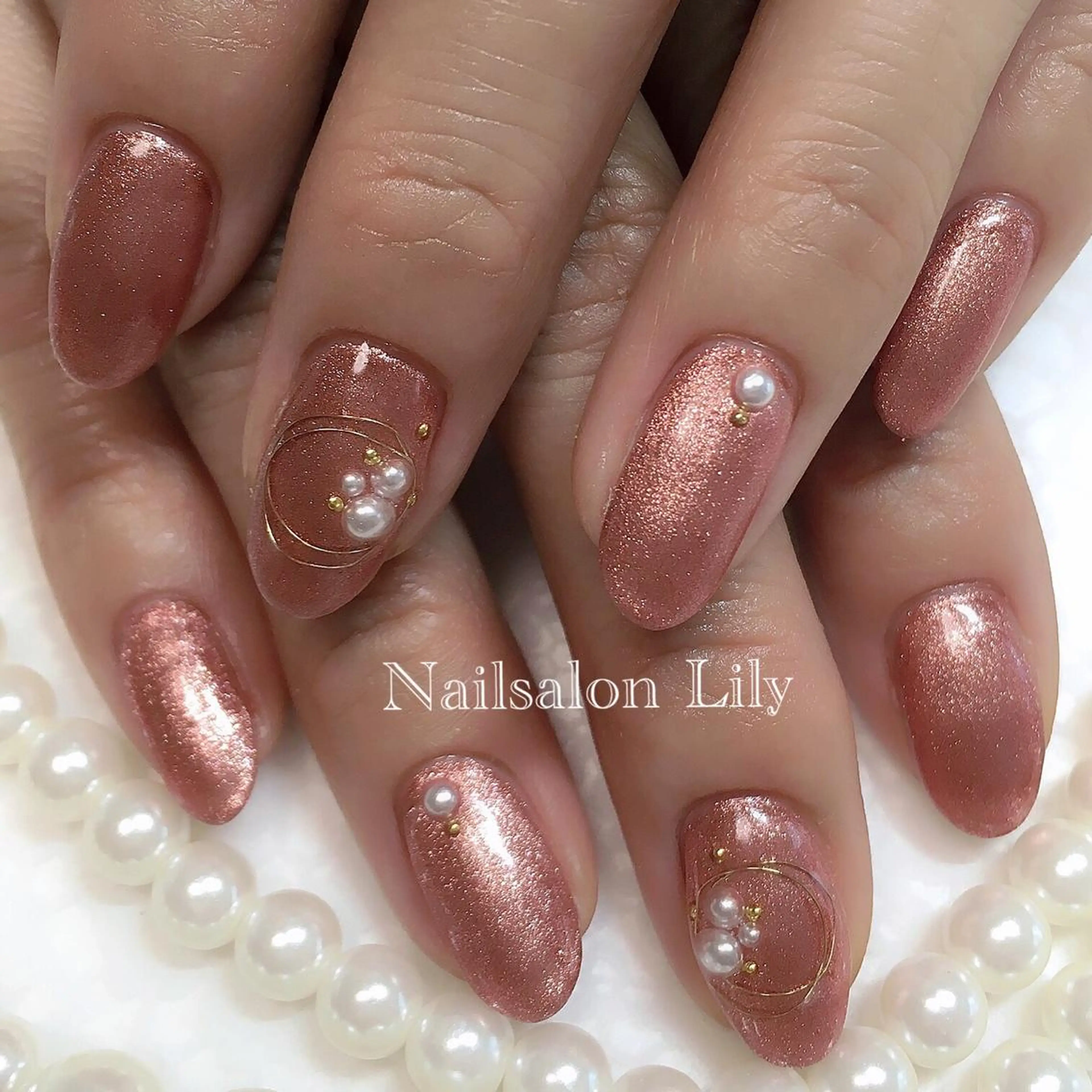 ネイル ゴージャス キラキラネイル Nailsalon Lilyのネイルデザイン