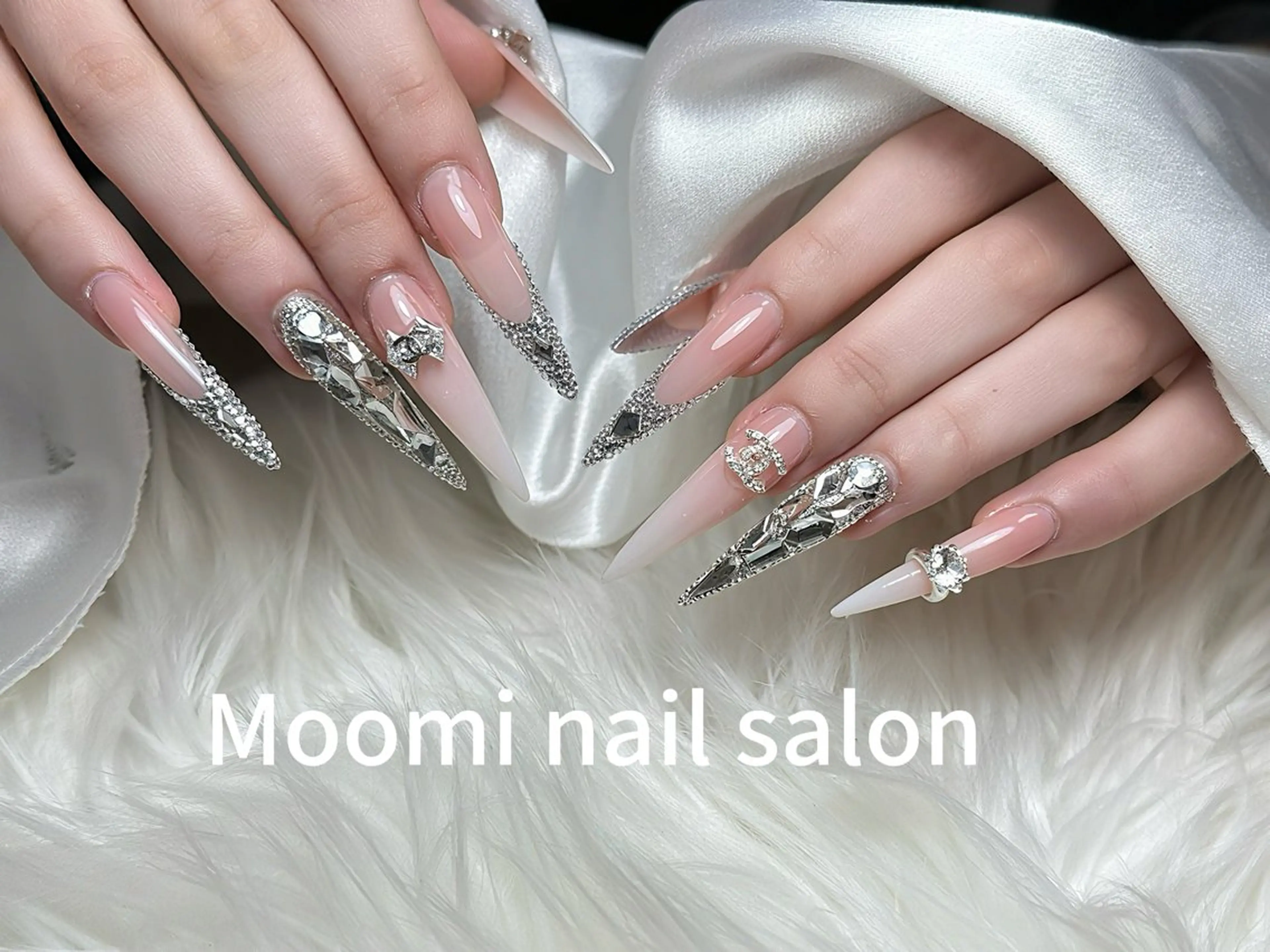 ロング ハンドネイル Moomi nail salonのネイルデザイン