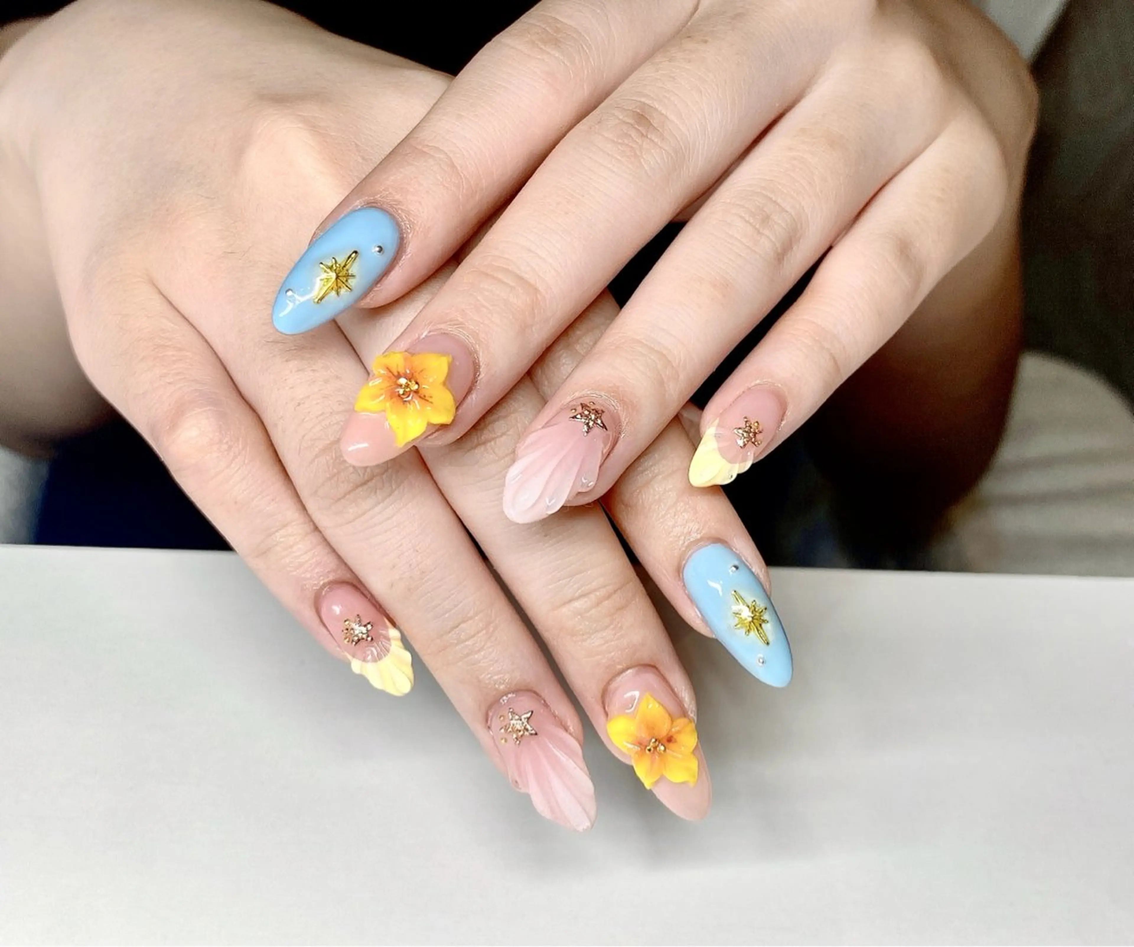 ネイル ハンドネイル Hi Beauty 渋谷(ネイル、ハイパーナイフ6、脂肪れいきゃく、マッサージ＆エステサロン)所属・Hi beauty 渋谷のネイルデザイン