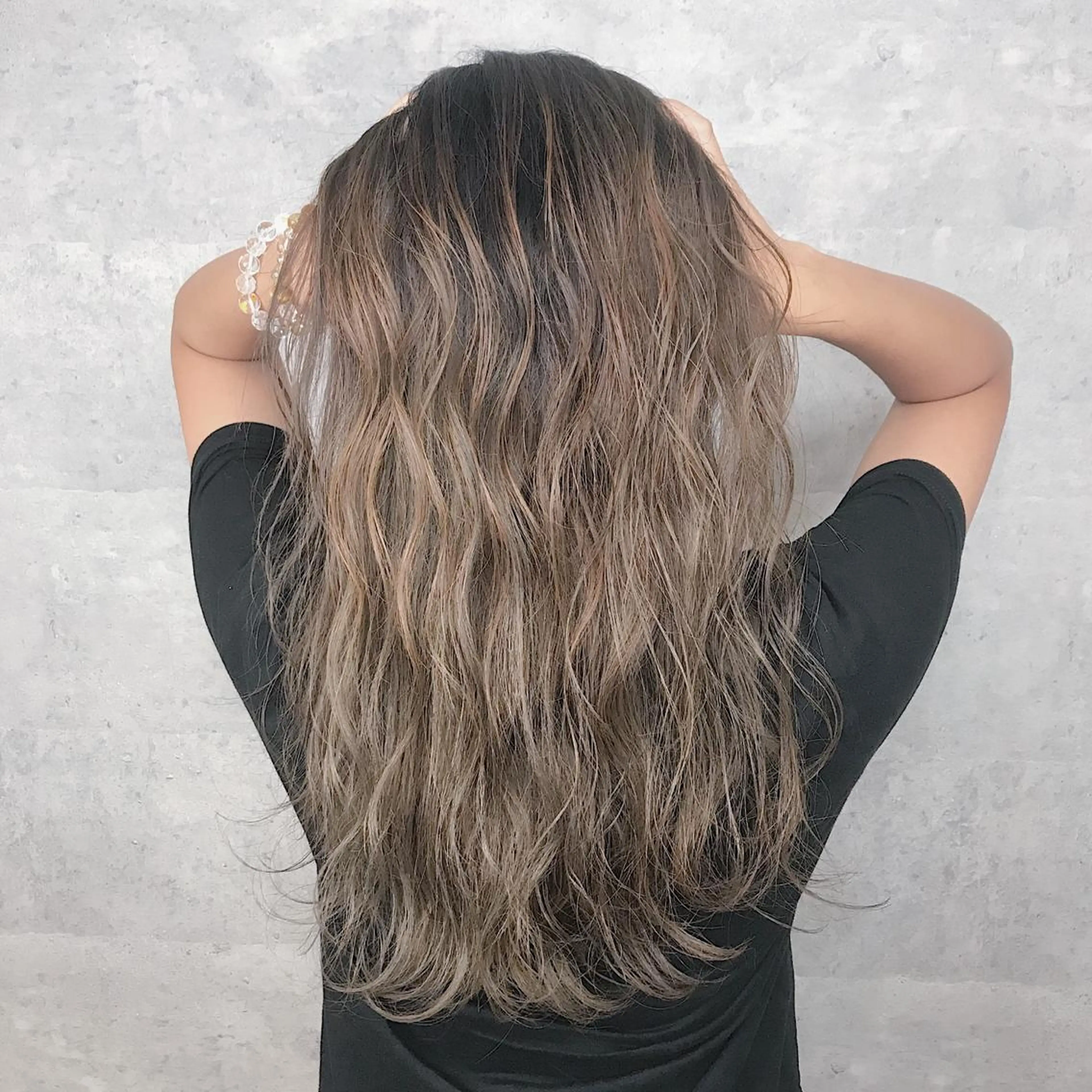 ロング ヘアカラー トリートメント アンダーバーホワイト_WHITE所属・_WHITE芝本 賢吾【天王寺店】のヘアスタイル