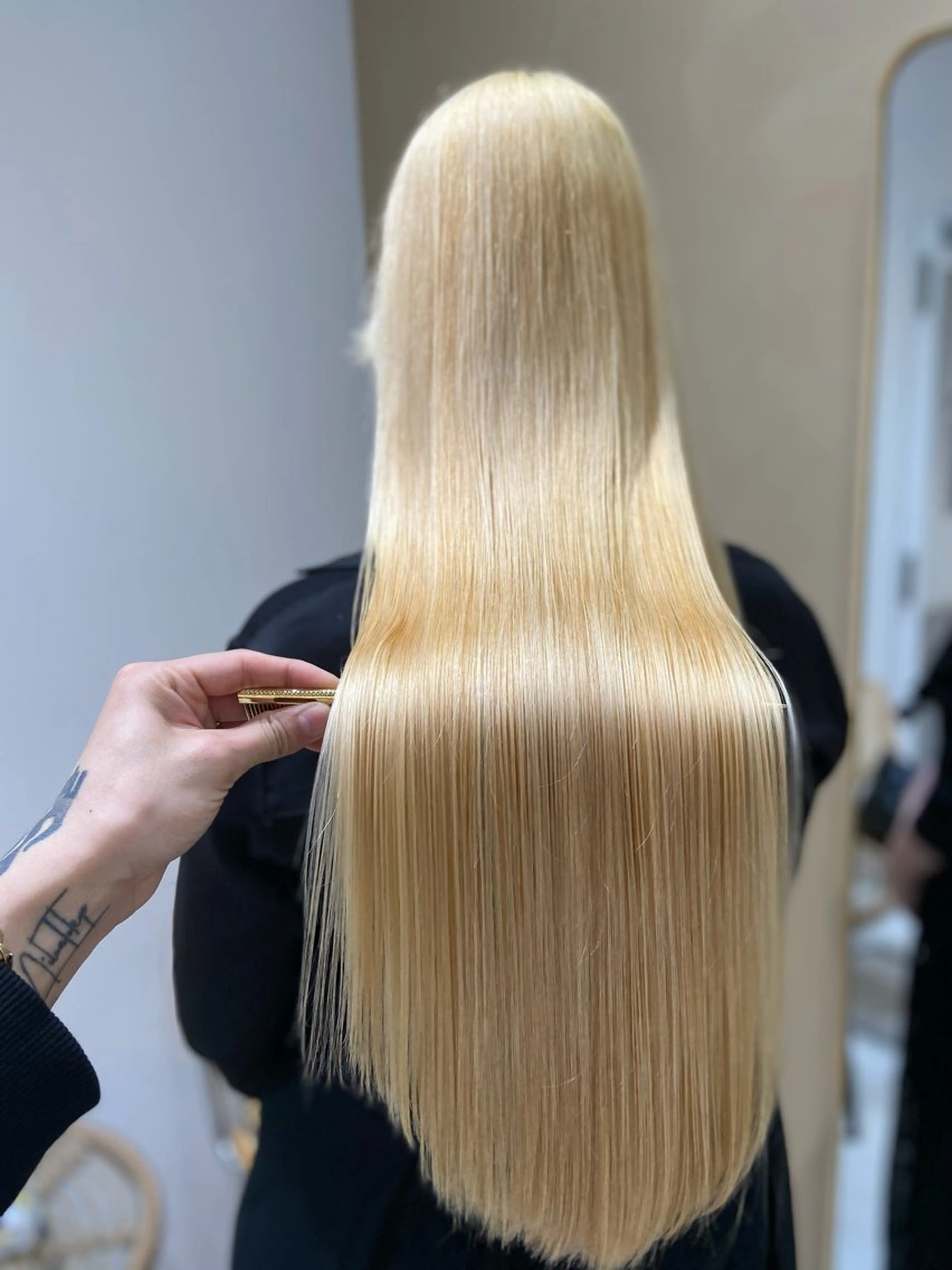 ケアブリーチリタッチ+ケアカラーの写真