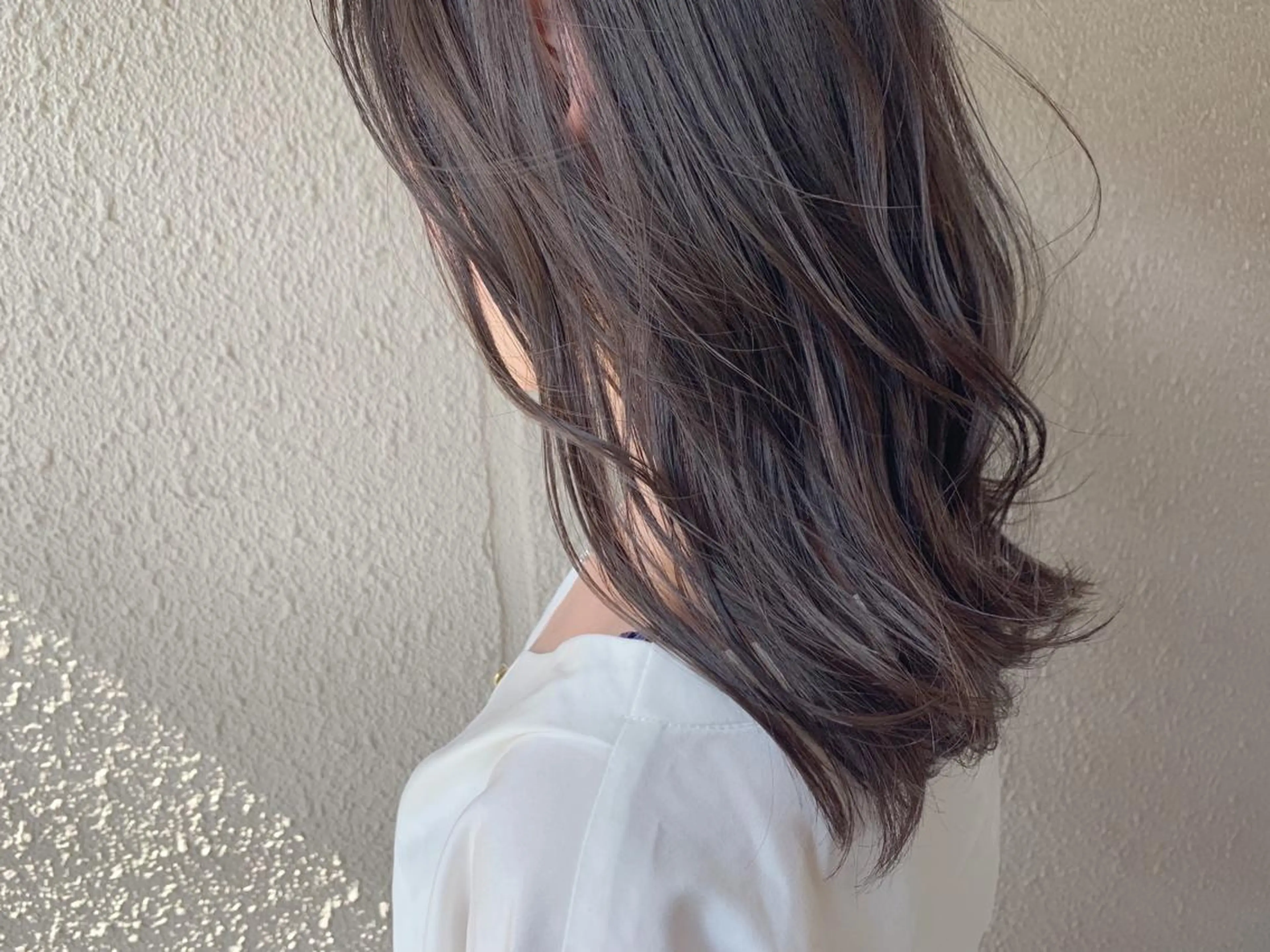 セミロング カラー オリーブグレー サダハルカ ｜chouetteのヘアスタイル