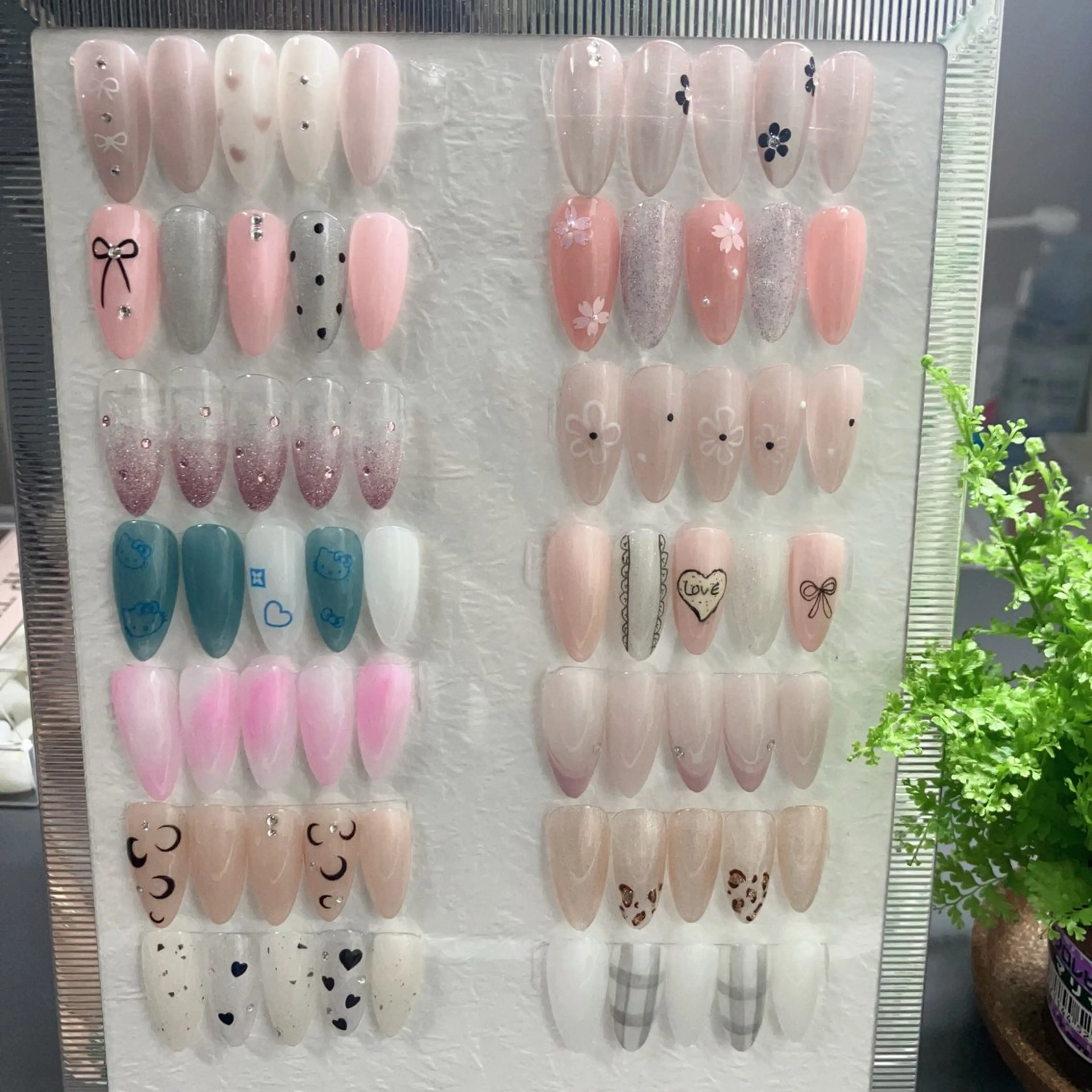 ネイル 高木 維麗絲のネイルデザイン