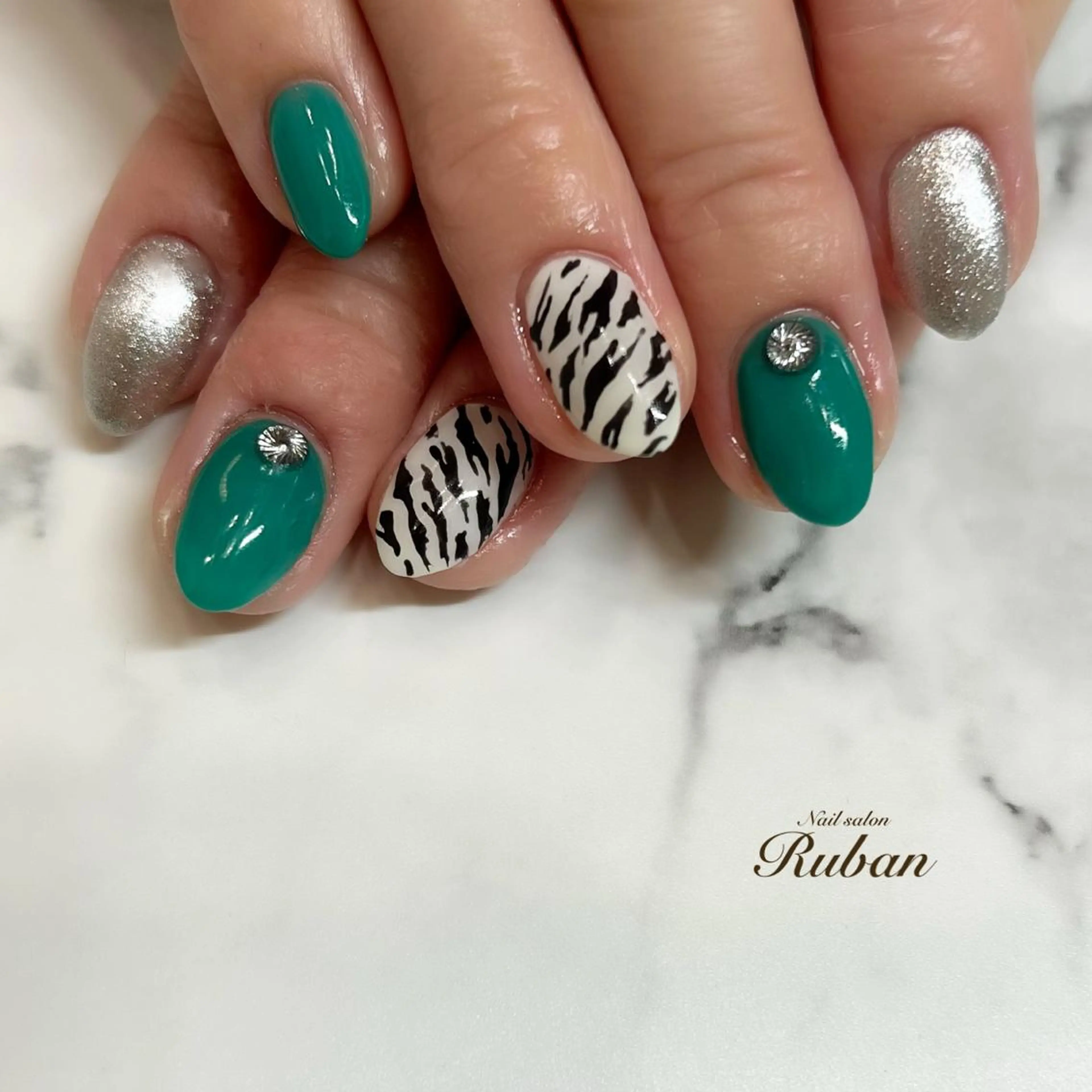 ネイル アニマル柄 Nail salon Ruban所属・Nail salon Rubanのネイルデザイン
