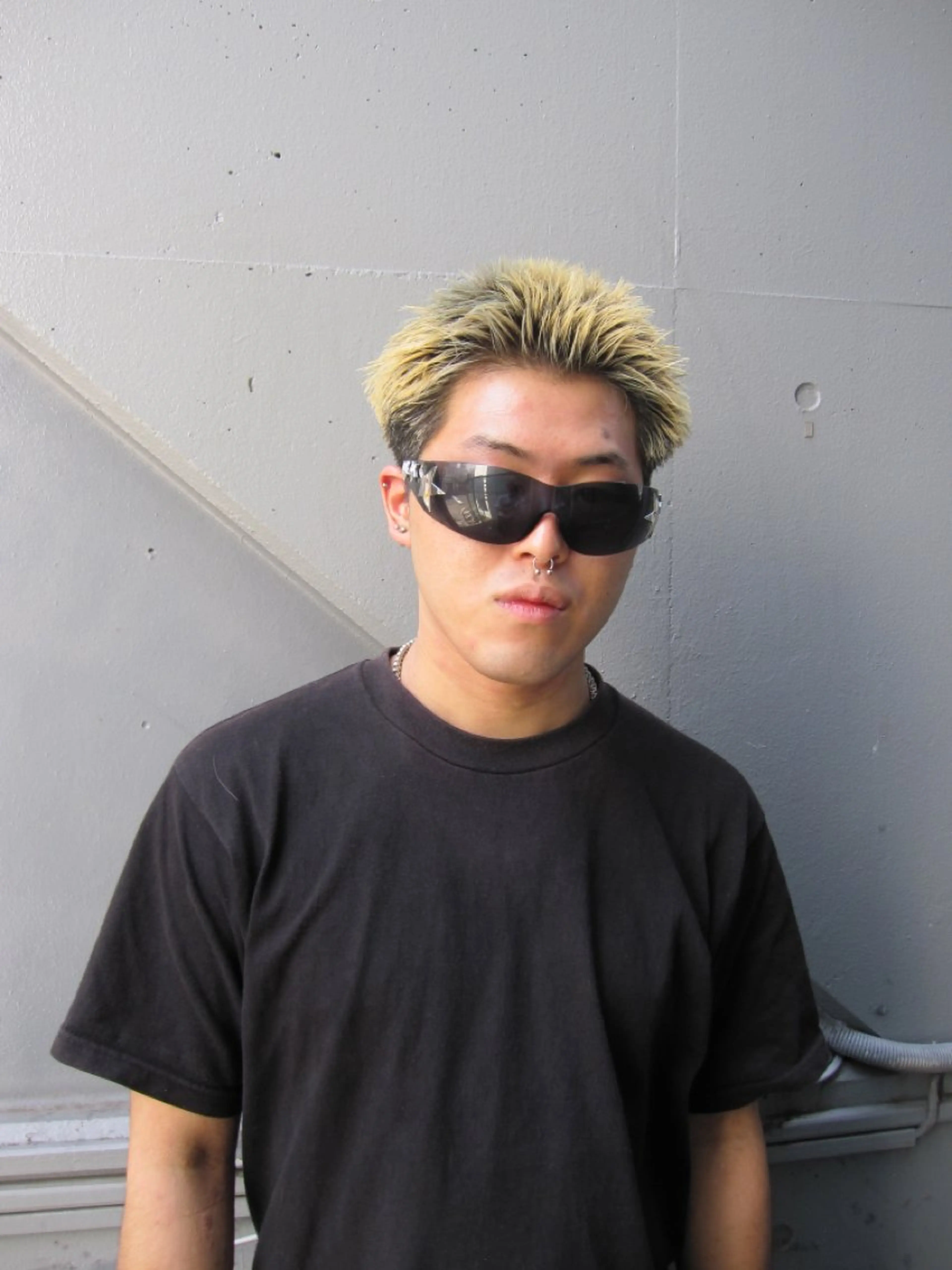 ショート カラー メンズ スパイキーショート 刈り上げ ショートヘア Rei/ 縮毛矯正/ ハイライトカラー募集のヘアスタイル