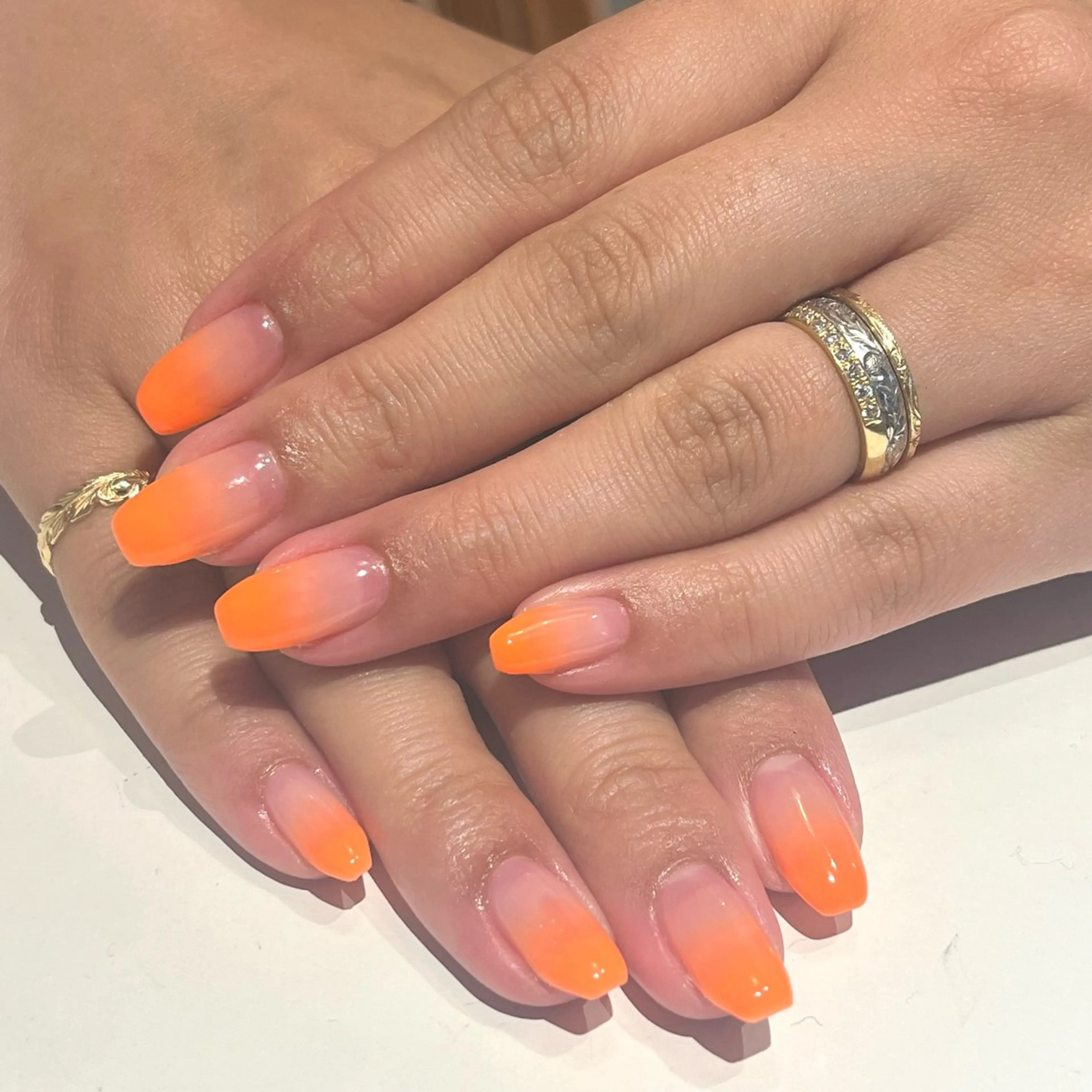 ネイル オレンジ 坂口 莉愛のネイルデザイン