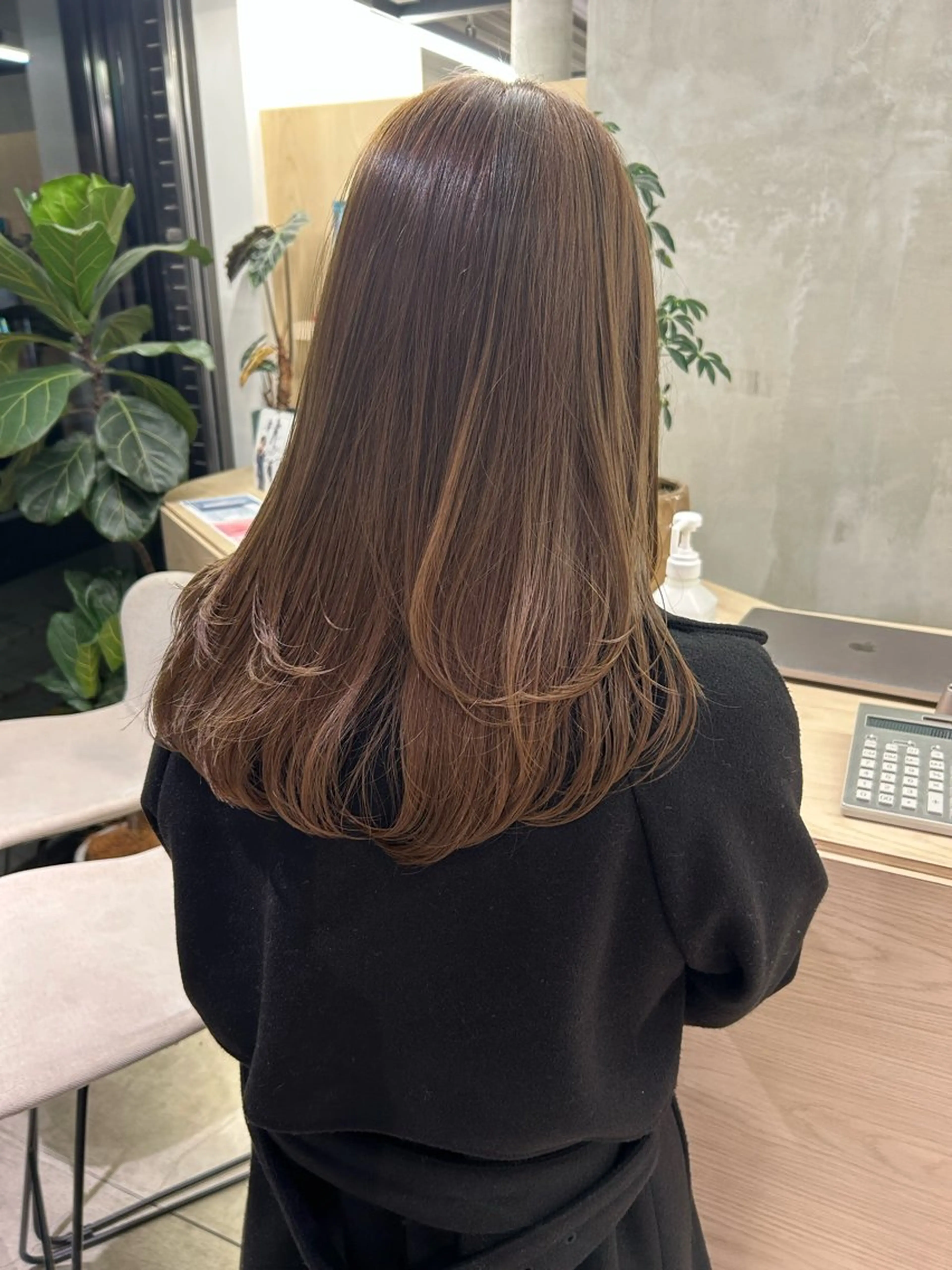 セミロング 新屋敷 拓大のヘアスタイル
