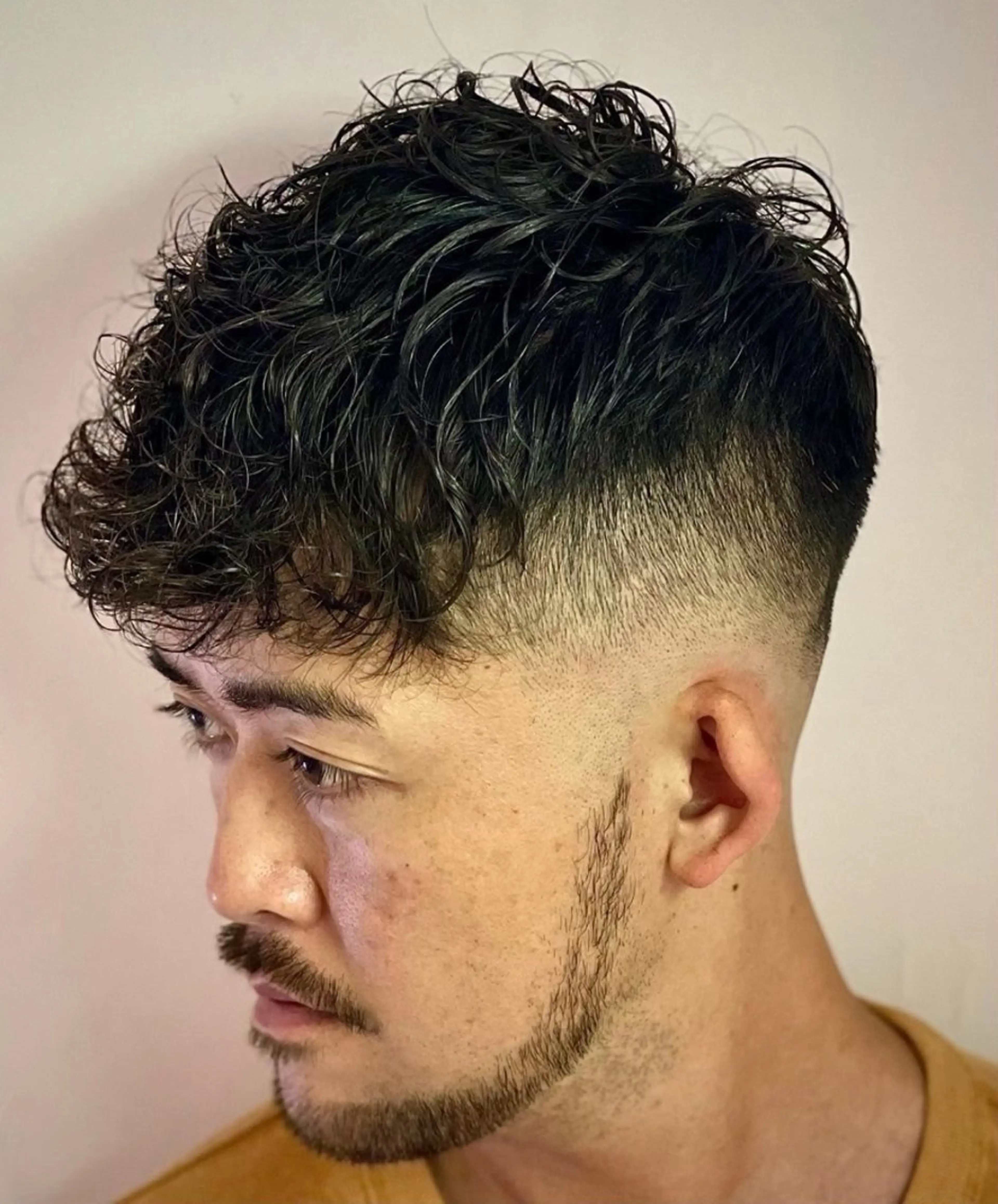 ショート パーマ メンズ フェードカット メンズパーマ スキンフェード カット パーマ ヘアセット ヒロ銀座ヘアーサロン 銀座一丁目店所属・HIRO GINZA 銀座一丁目店のヘアスタイル