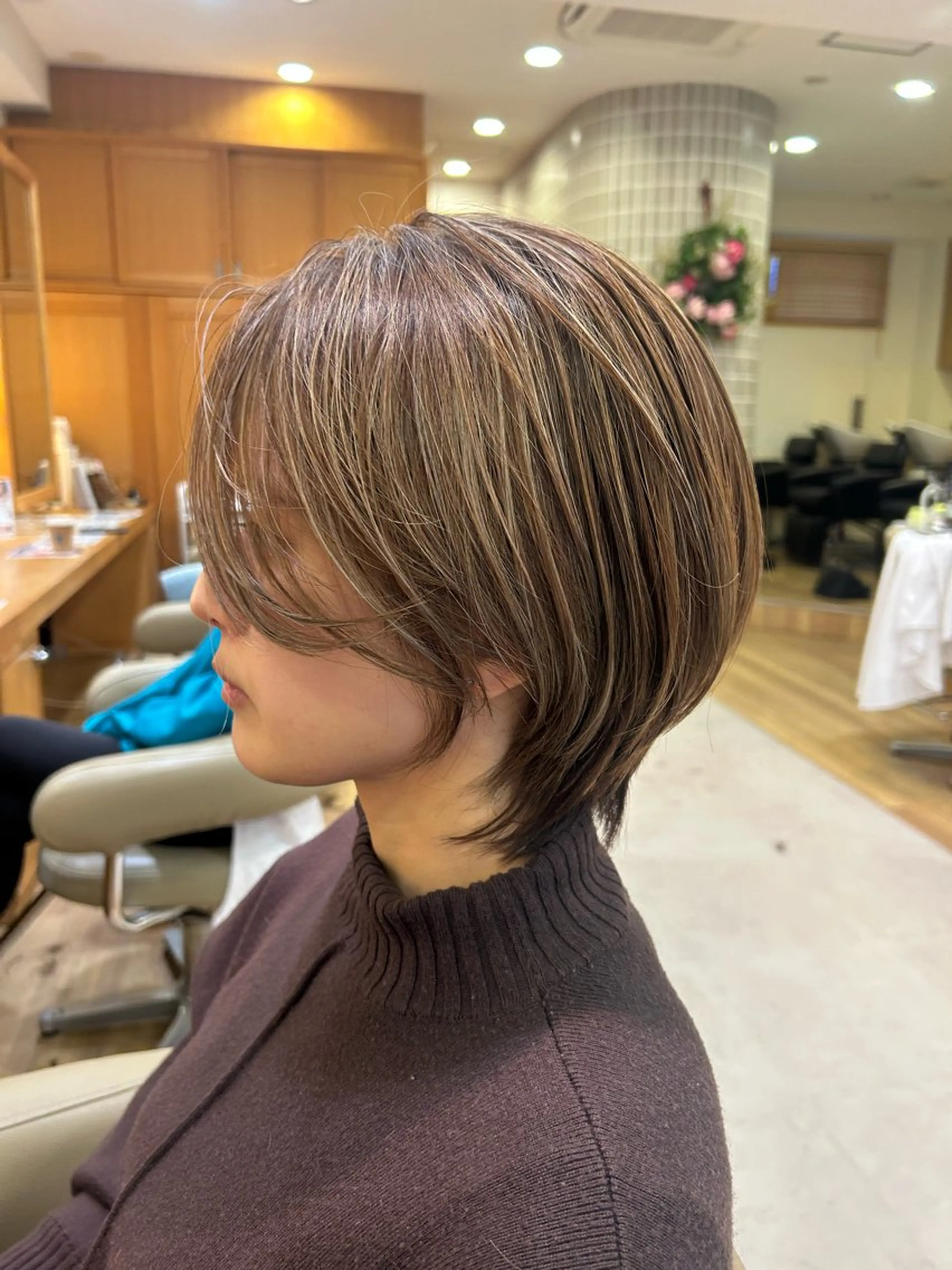 ショート ハイライト ショートヘア 内田 めいのヘアスタイル