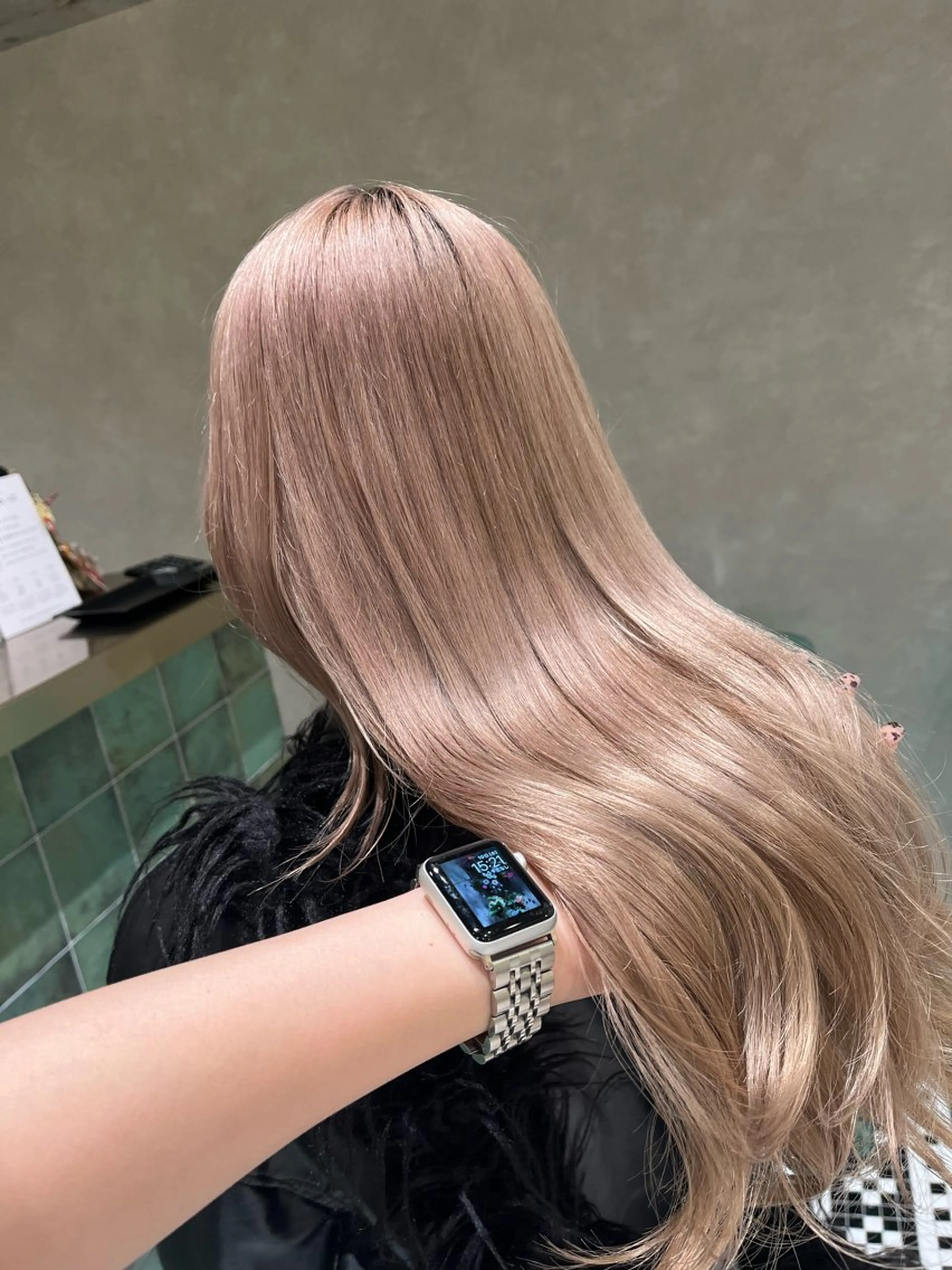 ロング カラー カット ヘアカラー 海外girl🤎 透明感ベージュmaoのヘアスタイル