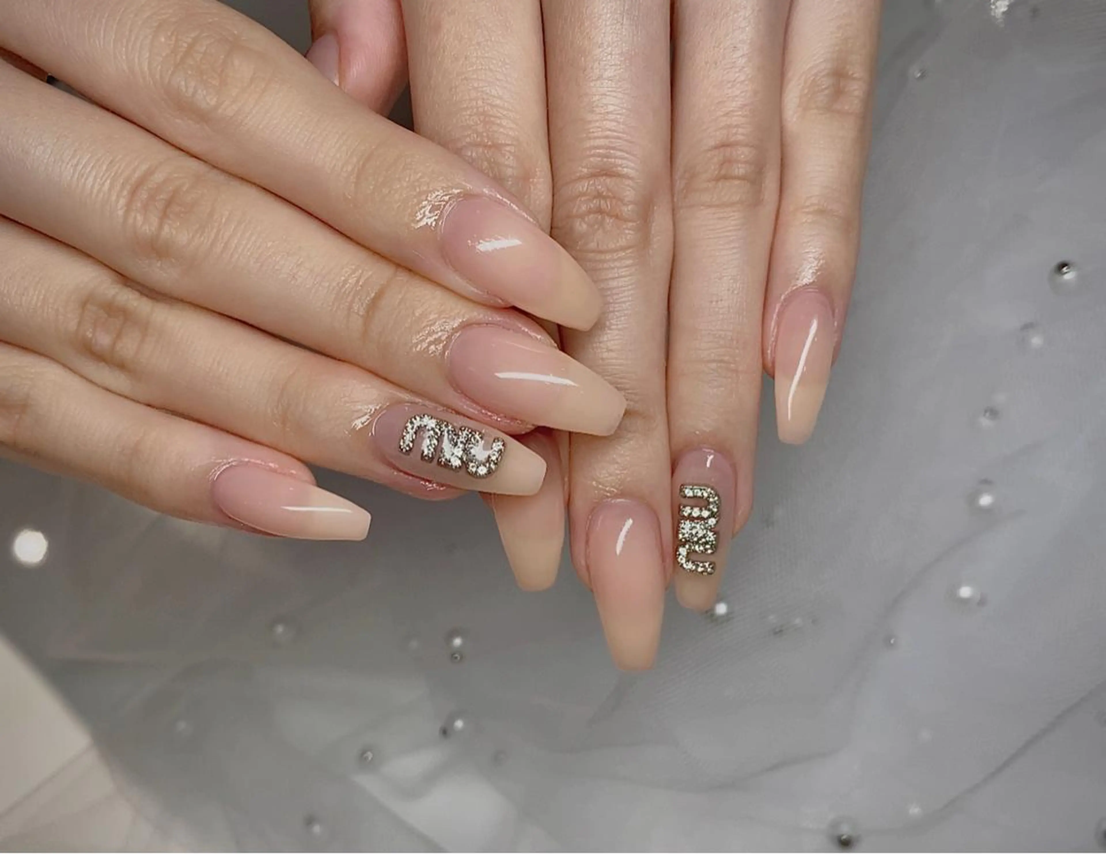 ネイル I-nailロング /ワンホン/キラキラのネイルデザイン